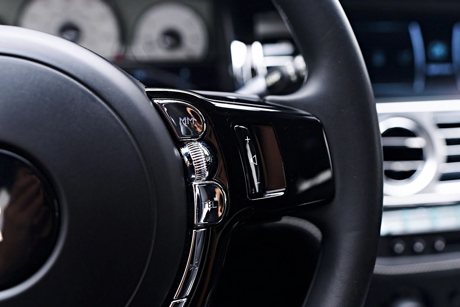 mph070_129503777_Used_2019_Rolls_Royce_Ghost_Base_1744847276_779391120c