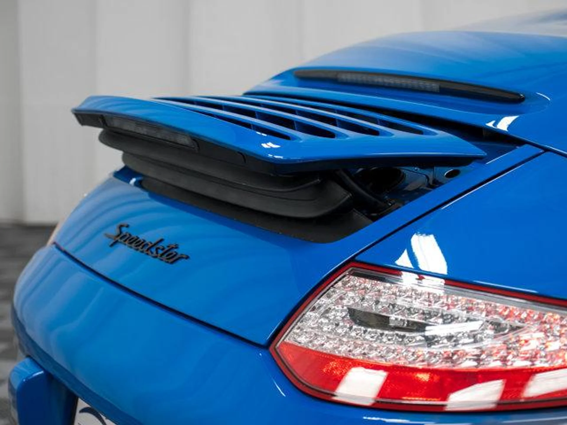 mph070_130168704_Rpt_Qr68_Bw_Lb2_Y_Qr_HRRXF_60_V5_T1o_9c619d4bc5