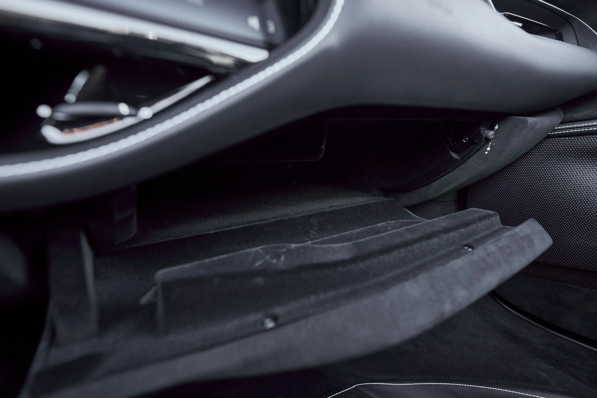 mph070_1319084269_Used_2025_Ferrari_SF_90_Spider_1764059347_576aeeed86