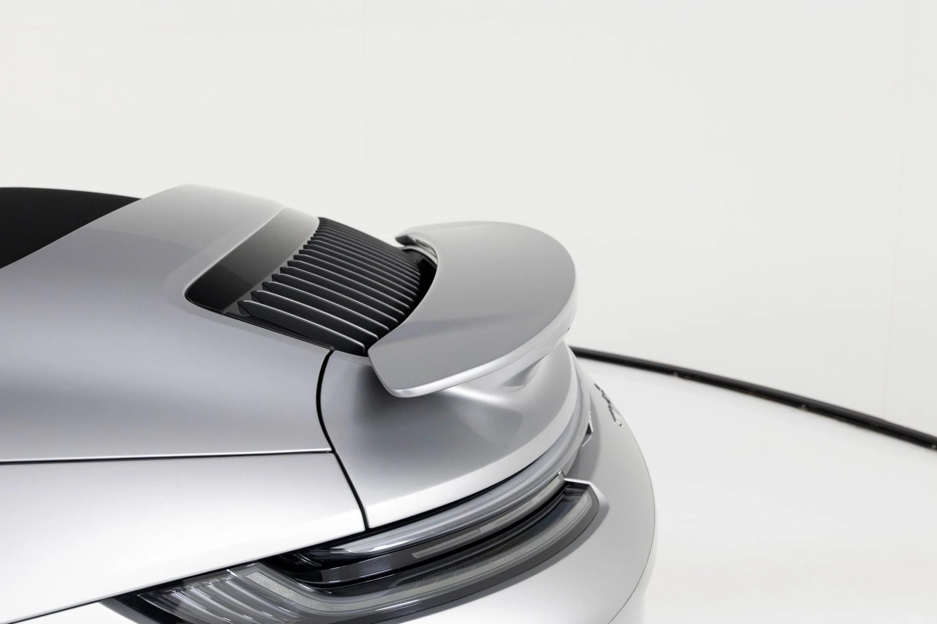 mph070_1330236511_Used_2022_Porsche_911_Turbo_S_1764184633_1a25eb174e