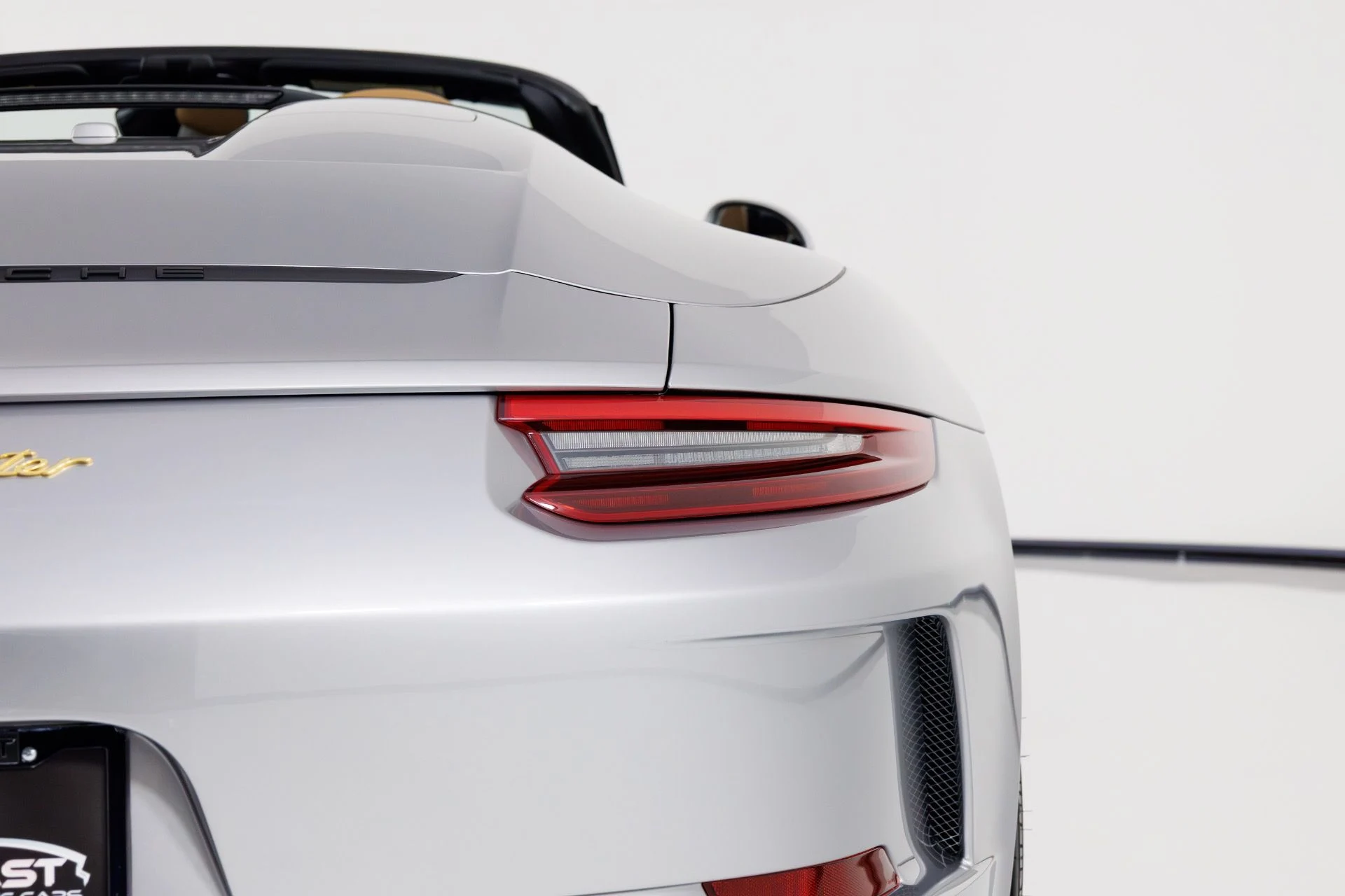 mph070_1330912352_Used_2019_Porsche_911_Speedster_1770313338_751d280b40