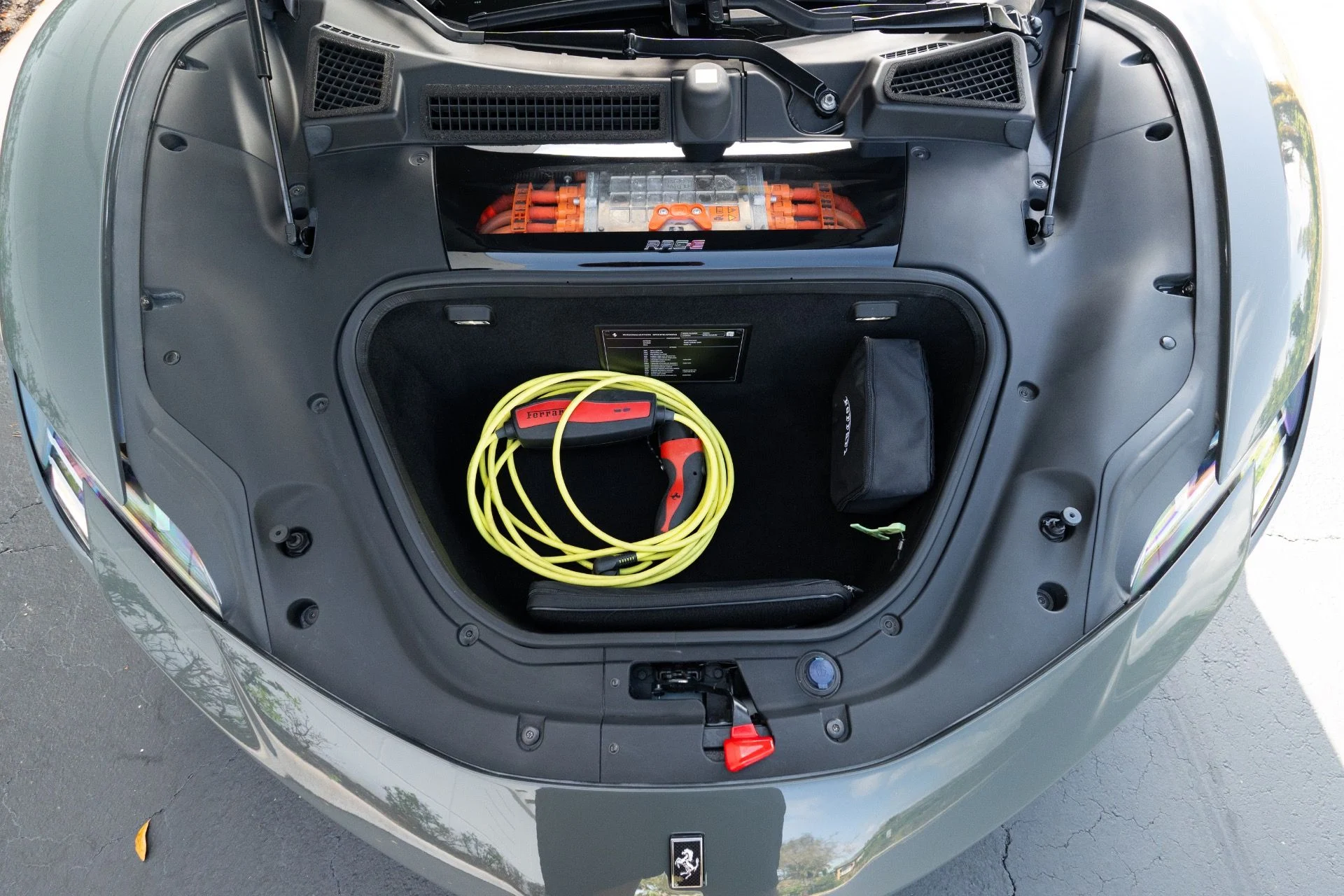 mph070_1336031613_Used_2022_Ferrari_SF_90_Stradale_1772648801_6b3a99642e