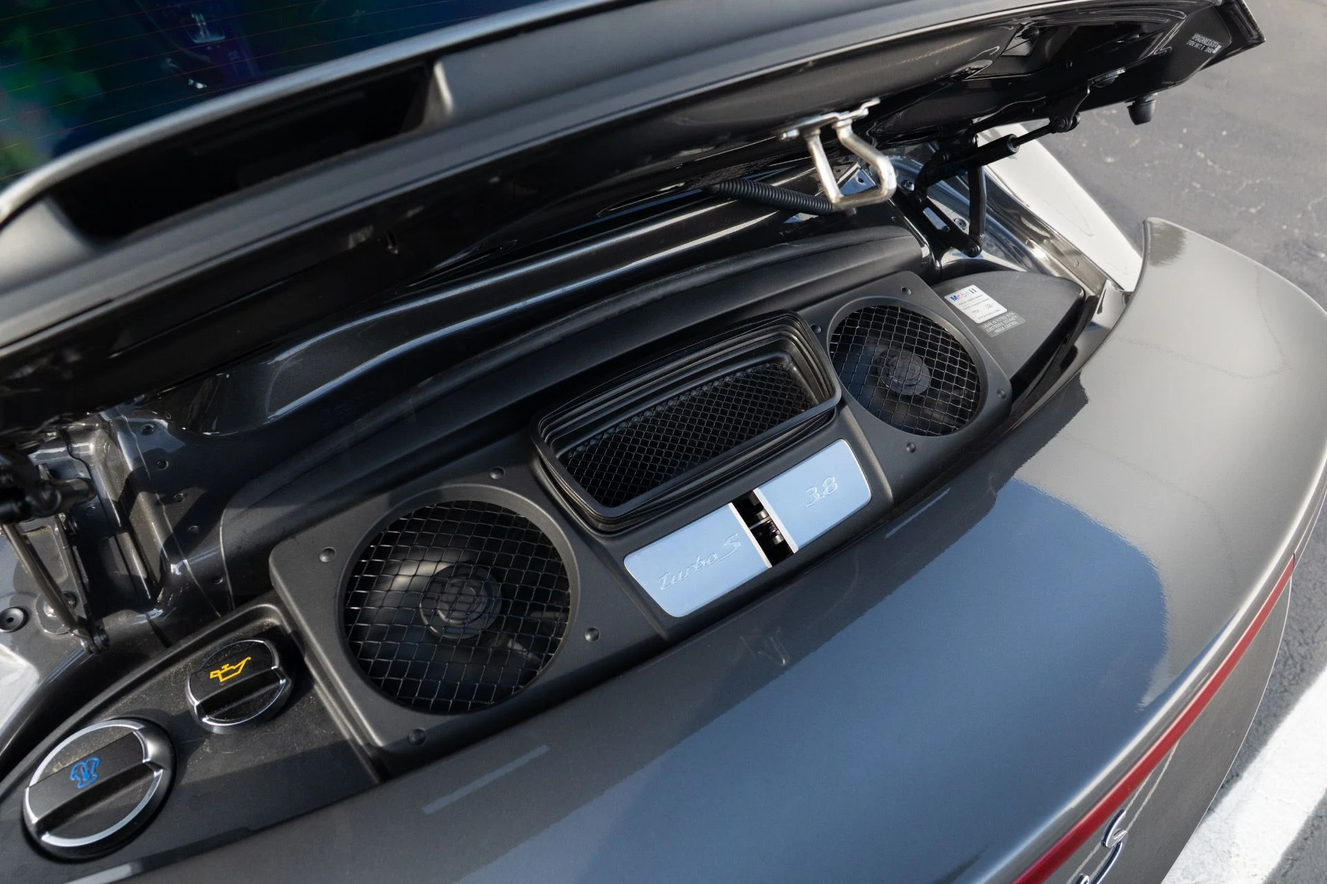 mph070_1365469350_Used_2014_Porsche_911_Turbo_S_1777344663_10616f83a6