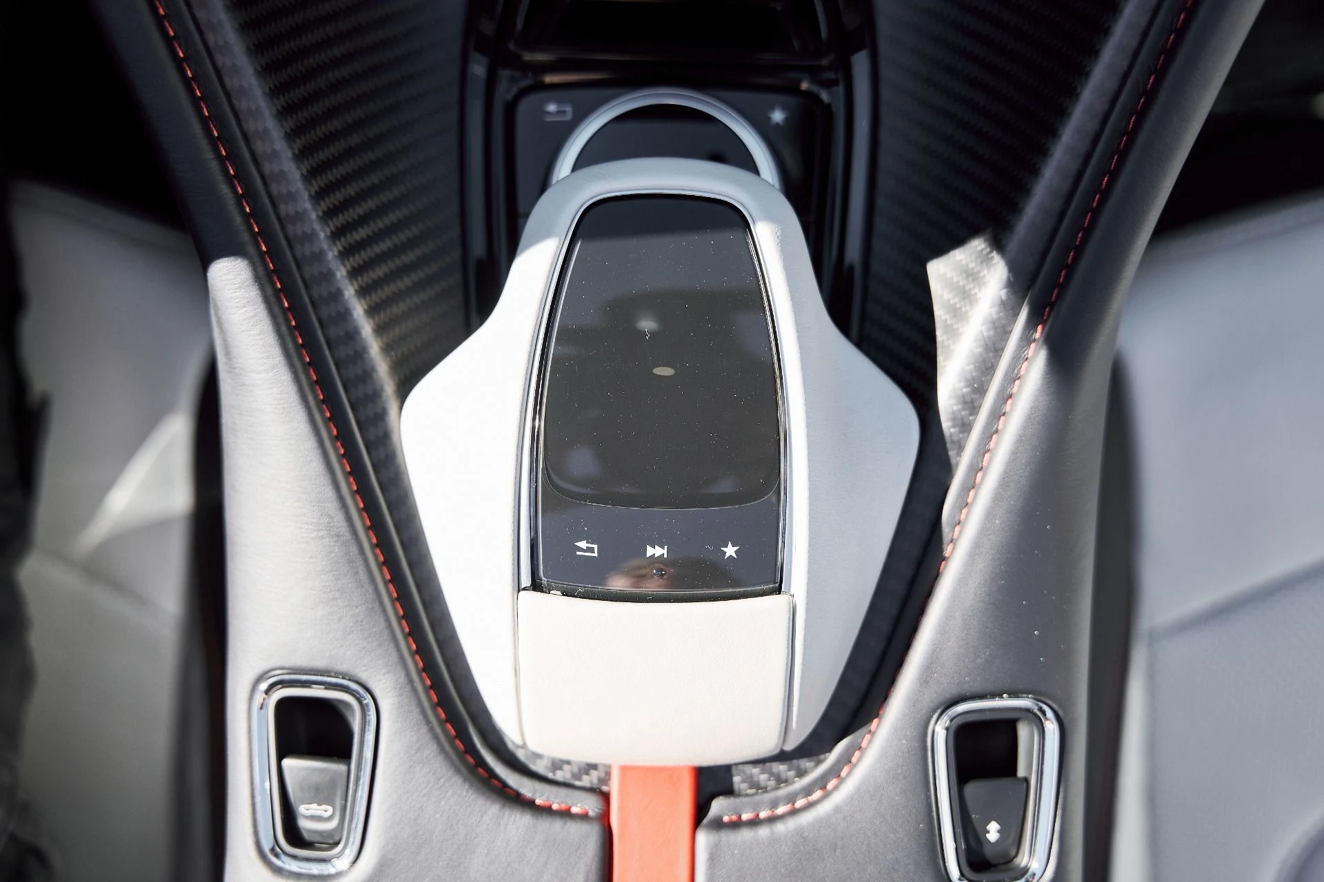 mph070_1380653428_Used_2023_Aston_Martin_DBS_Volante_1768877036_65007e2ff1