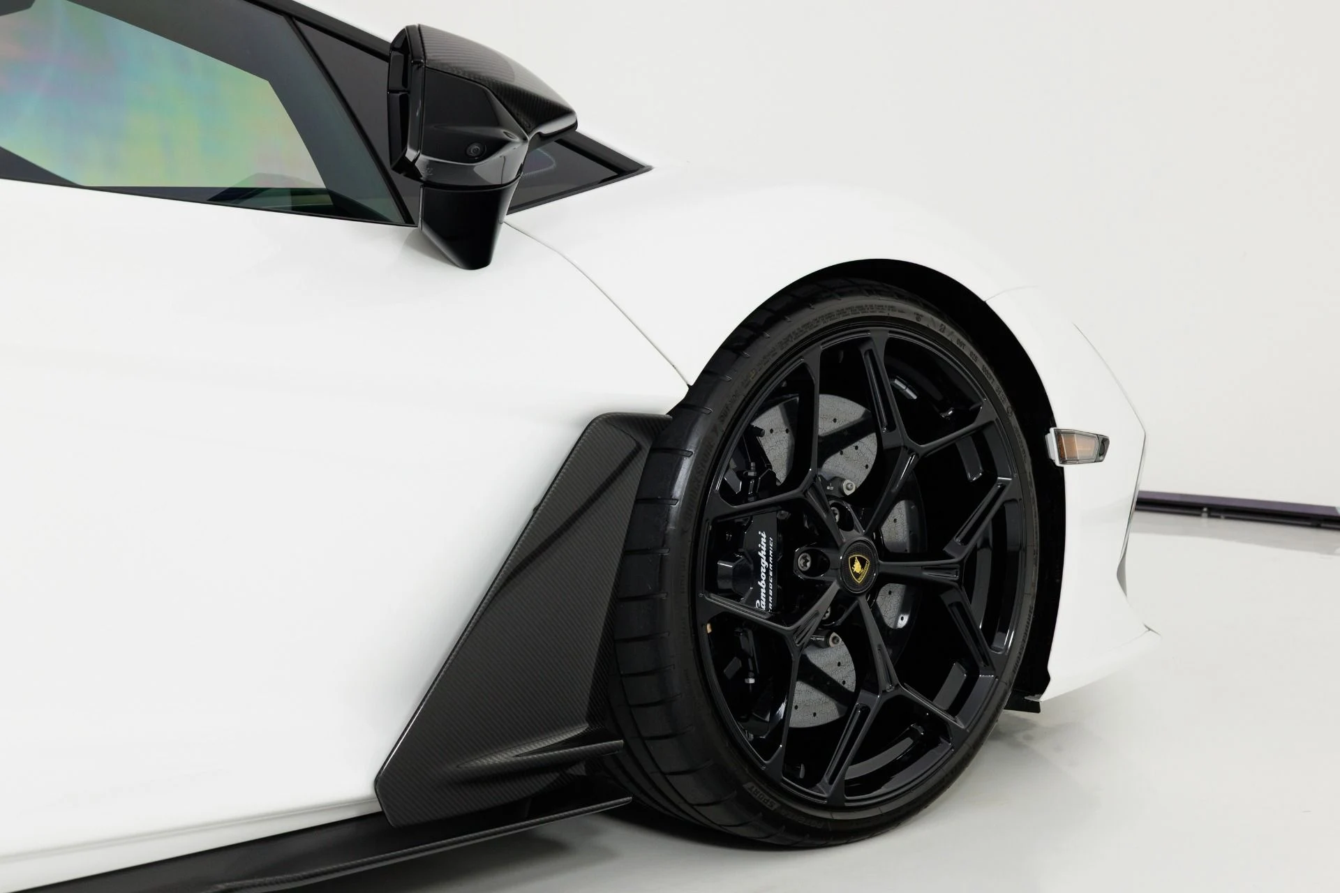 mph070_1415146796_Used_2024_Lamborghini_Revuelto_1786042596_d99d2cef63