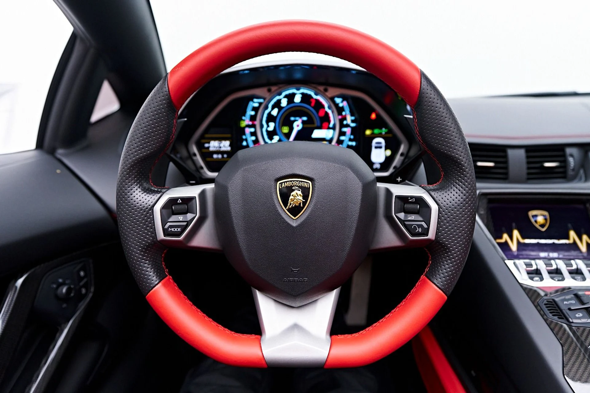 mph070_142387039_Used_2016_Lamborghini_Aventador_LP_700_4_1741827137_e4b616a11b