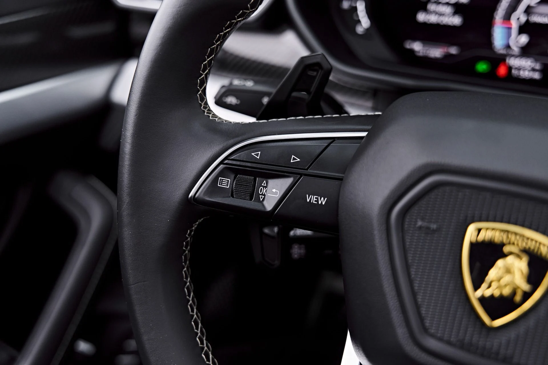 mph070_1424604954_Used_2021_Lamborghini_Urus_1787967170_5df986e1ec