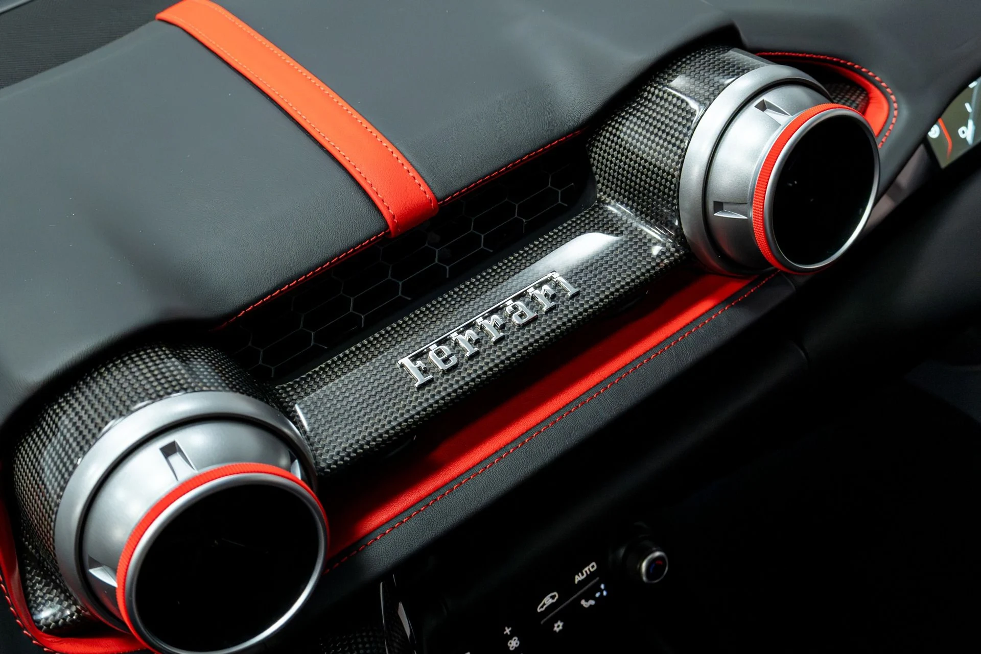 mph070_1436550977_Used_2019_Ferrari_812_Superfast_1774911934_d8ab83d403