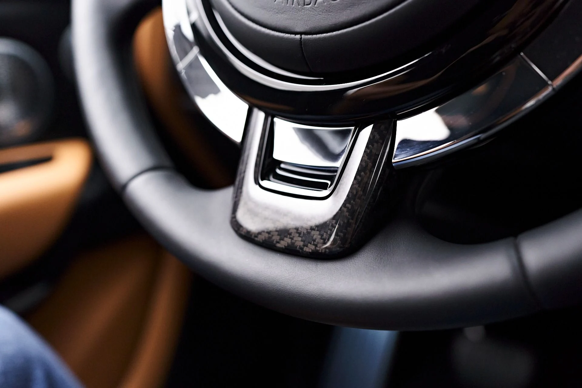 mph070_1460091478_Used_2022_Rolls_Royce_Cullinan_Base_1679686724_1846f35465