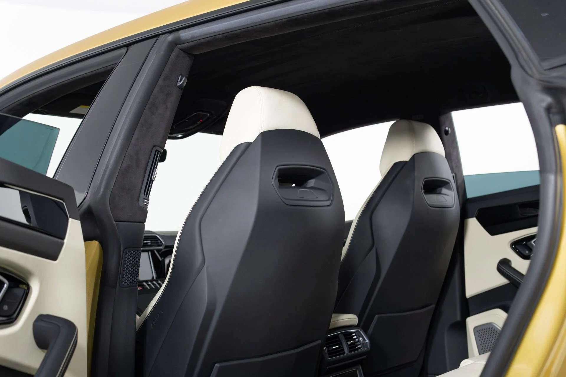 mph070_147297206_Used_2023_Lamborghini_Urus_S_1781741186_9b656bbab6
