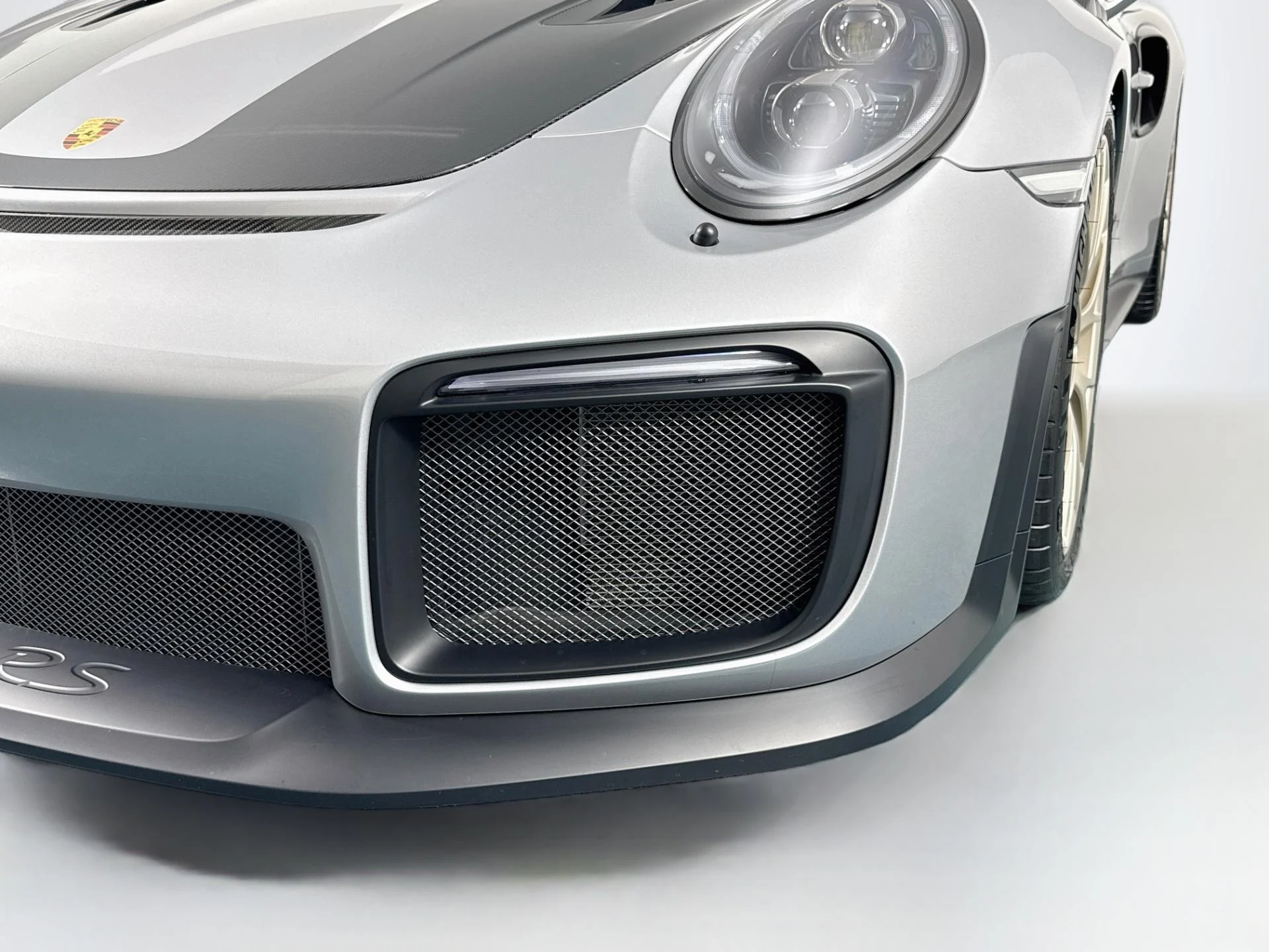 mph070_1494709721_Used_2018_Porsche_911_GT_2_RS_1785871813_8687744bcf