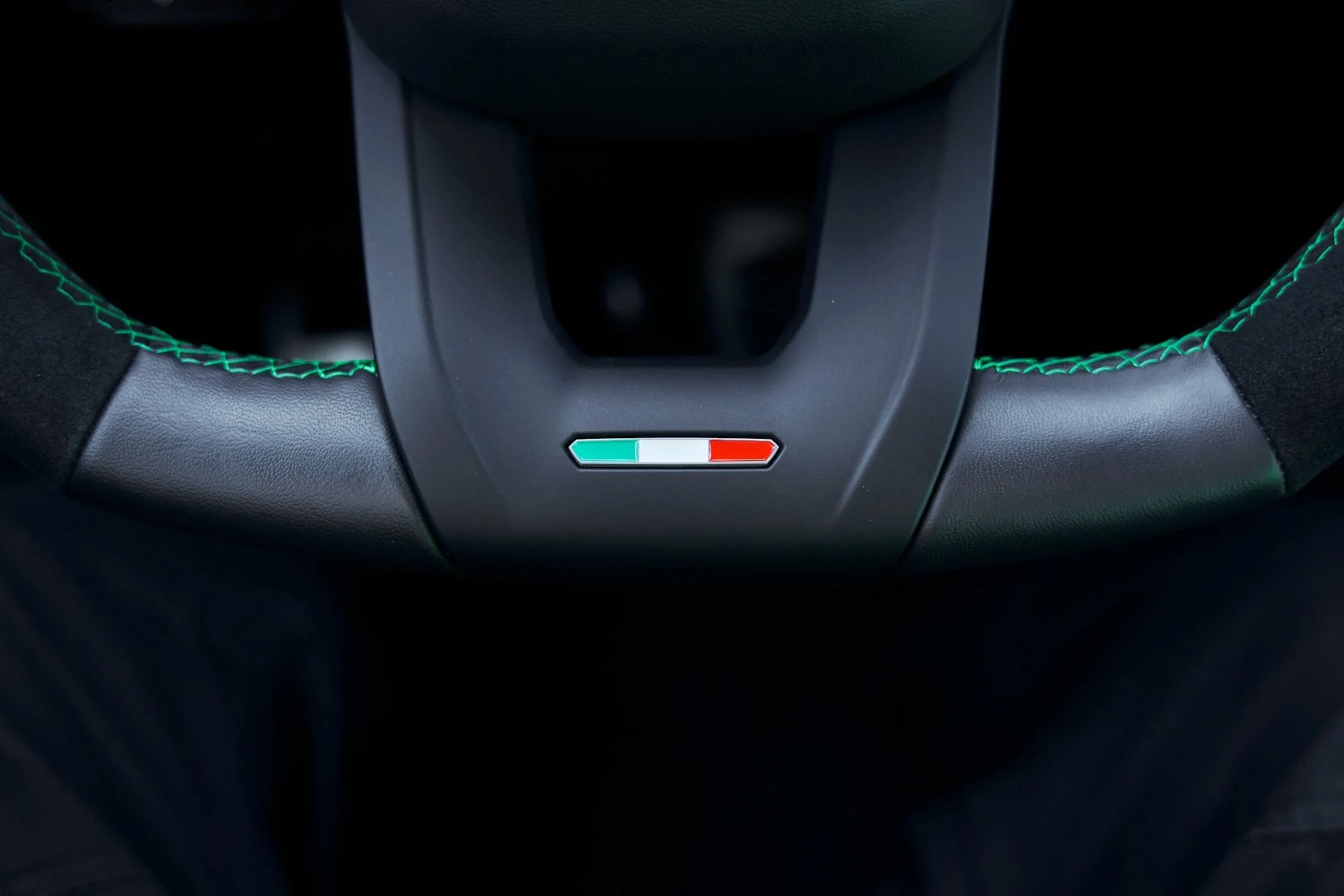 mph070_1509779134_Used_2024_Lamborghini_Urus_Performante_1772849167_aa8f379ab3