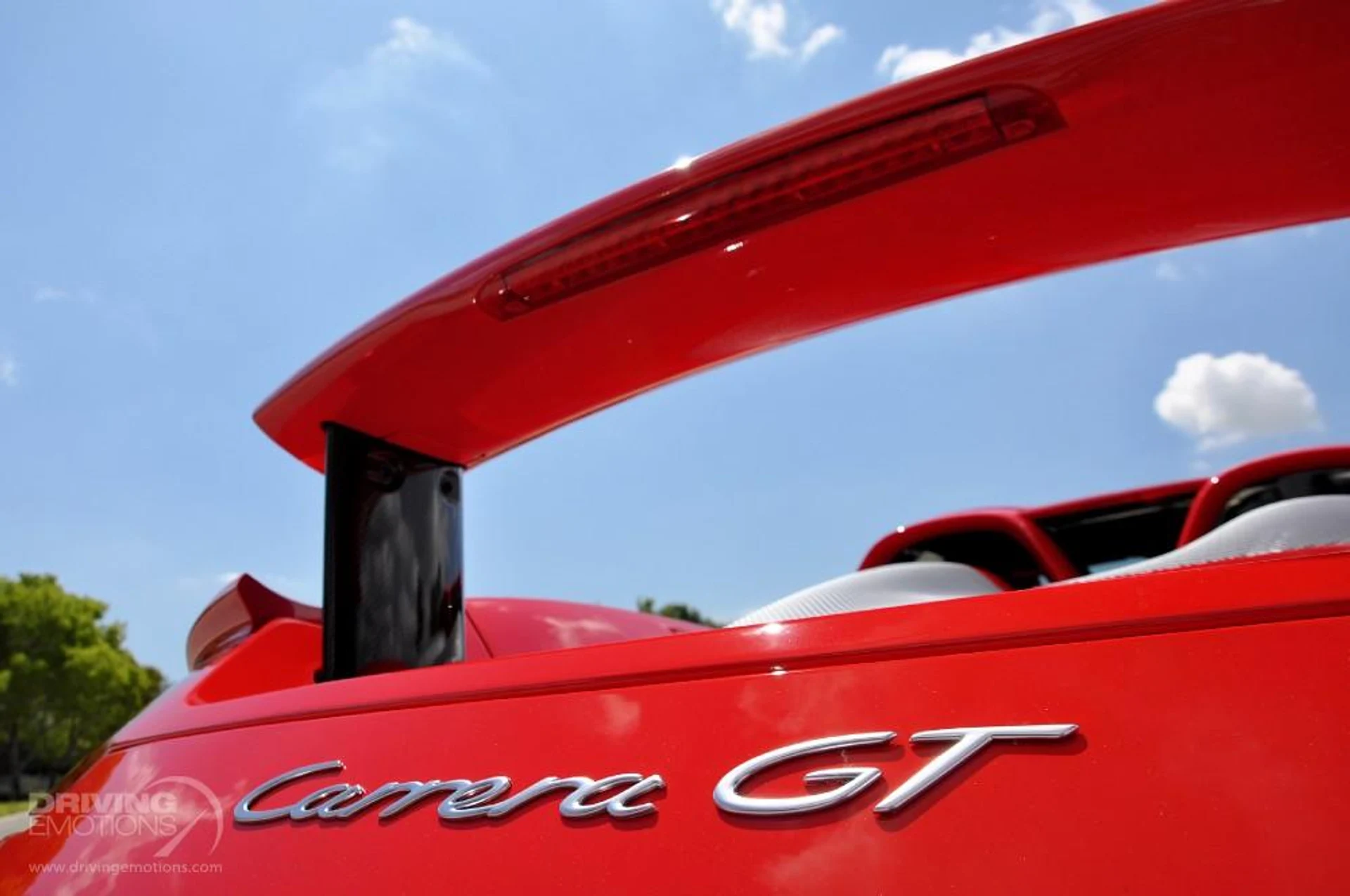 mph070_1530892805_186_p71_l_67278a58e3