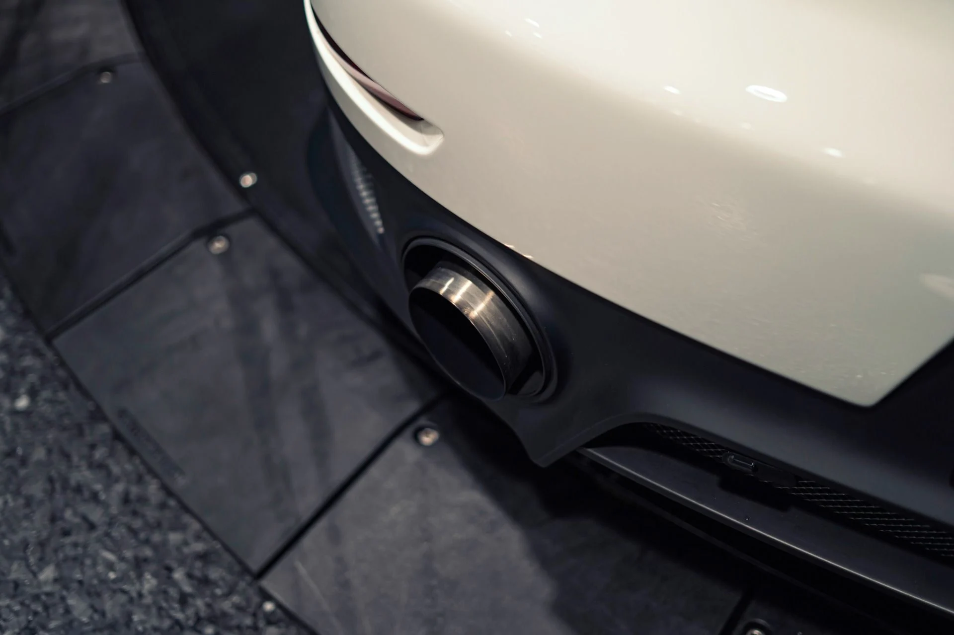 mph070_1578582687_Used_2018_Porsche_911_GT_2_RS_1777473859_919395ddf9