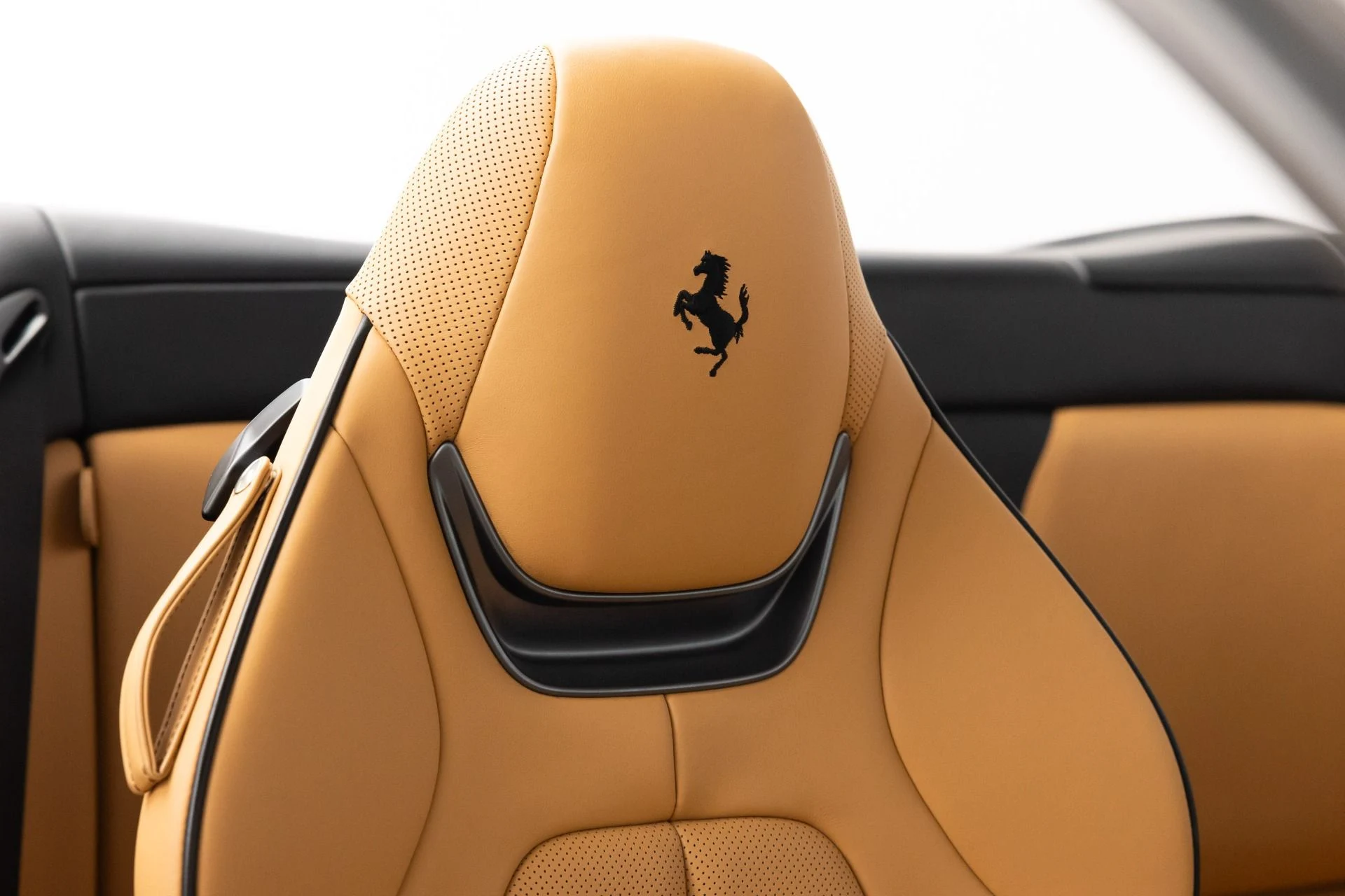 mph070_1601677348_Used_2019_Ferrari_Portofino_1784318320_92563271ae