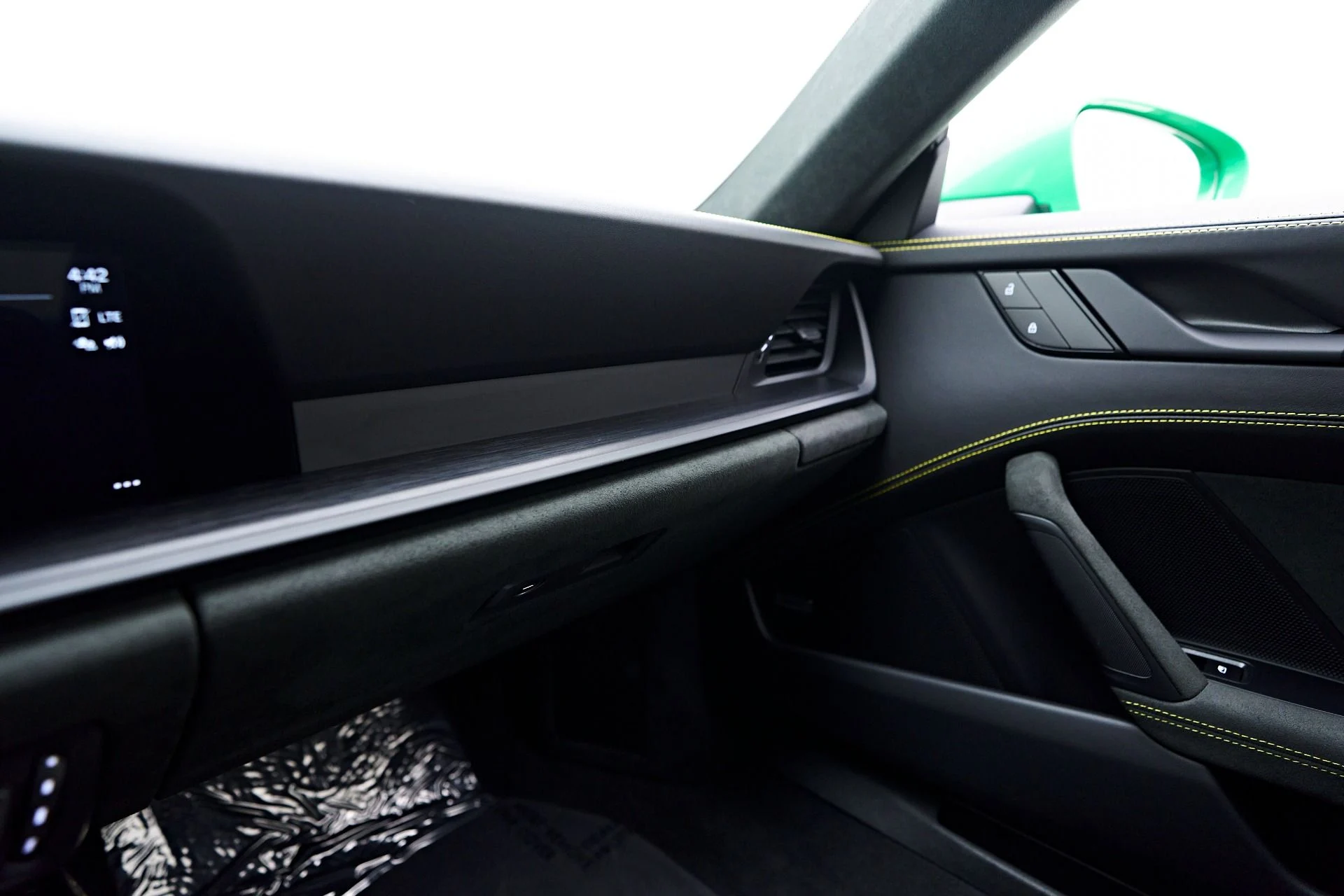 mph070_1656389212_Used_2022_Porsche_911_GT_3_1763574748_4c009d9bd6