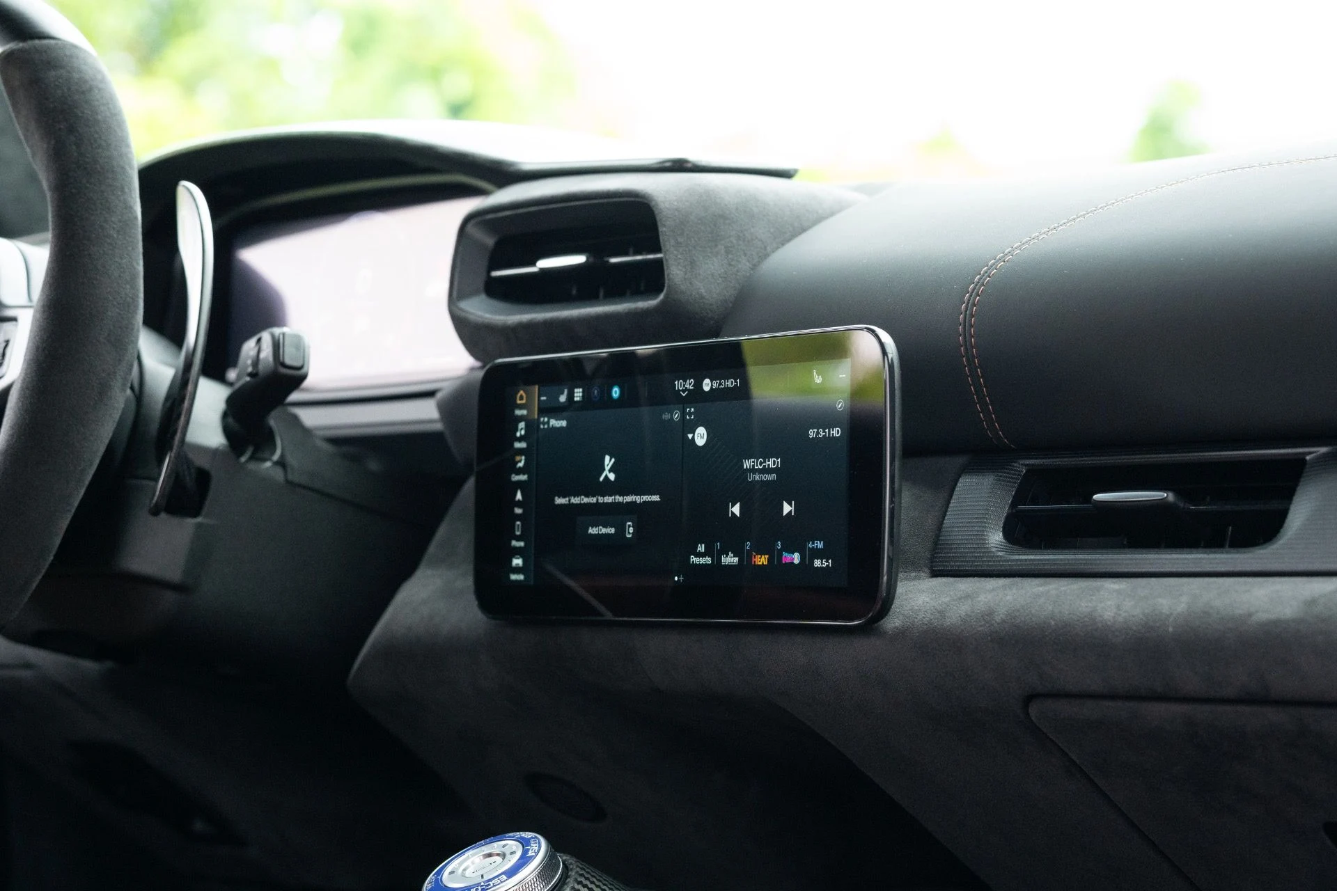 mph070_167972260_Used_2022_Maserati_MC_20_1777083787_49830761b1