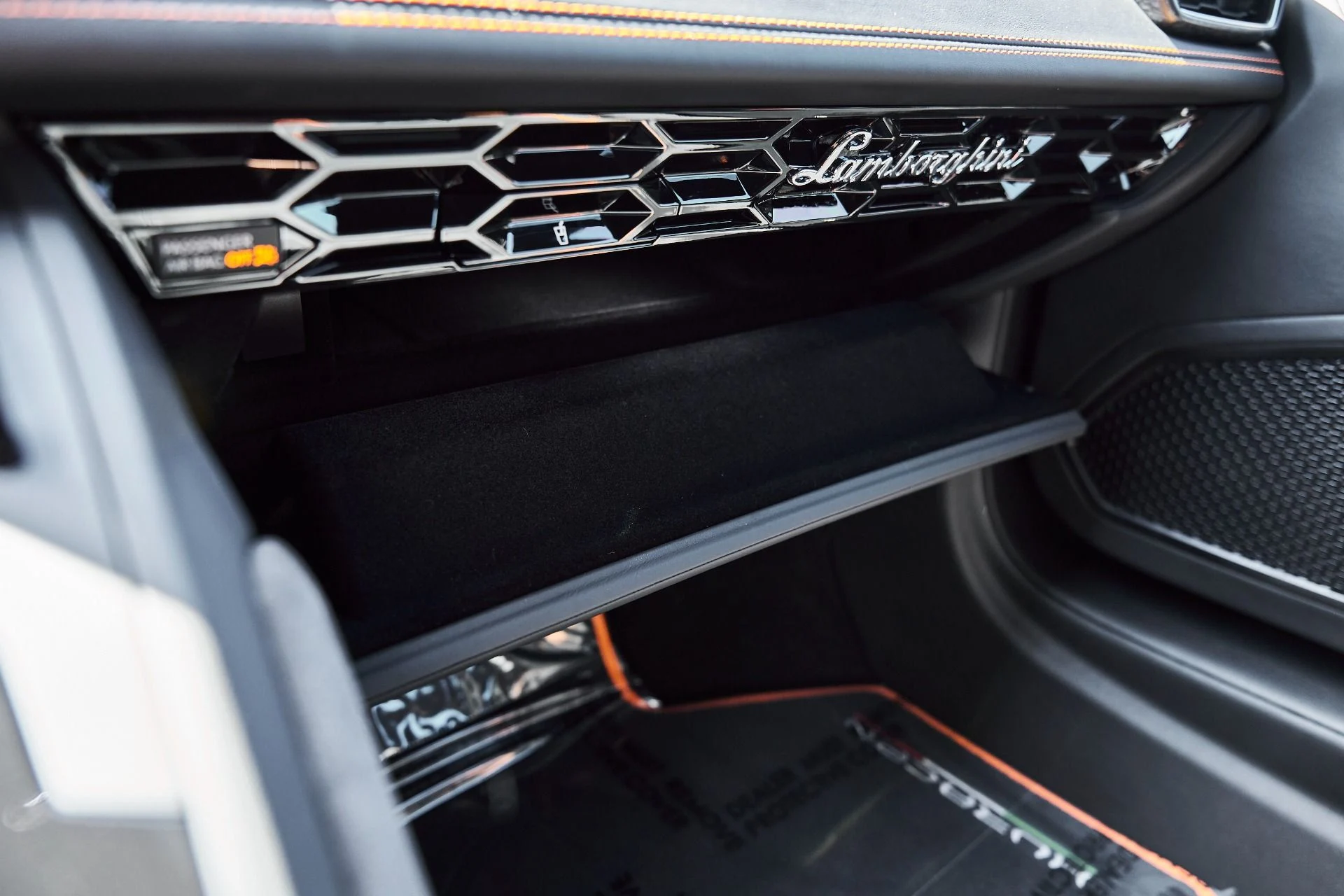 mph070_1837825898_Used_2020_Lamborghini_Huracan_EVO_Base_1777394904_d550ff9c6b