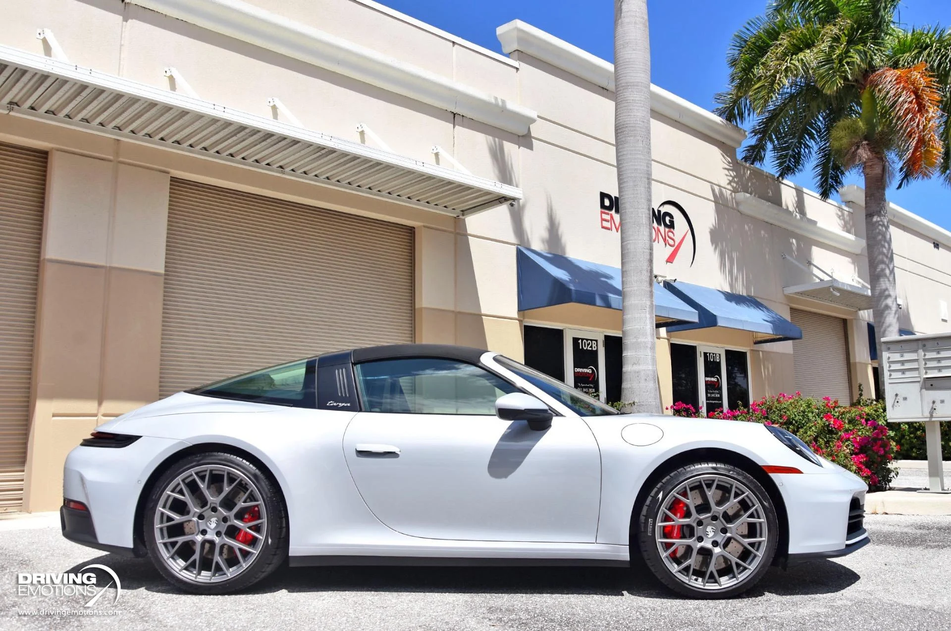 mph070_1869695614_898_p71_l_ab13b9f45a