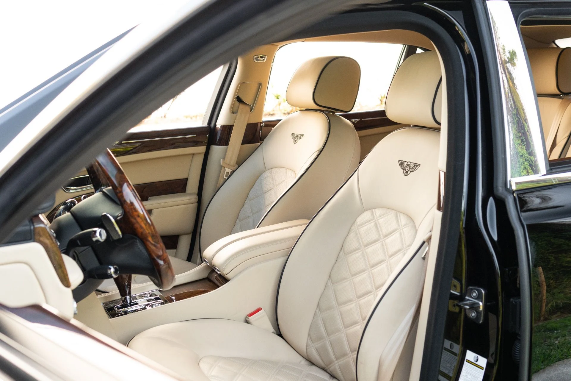 mph070_1876461012_Used_2014_Bentley_Mulsanne_1774576298_3a3aaf5e3c