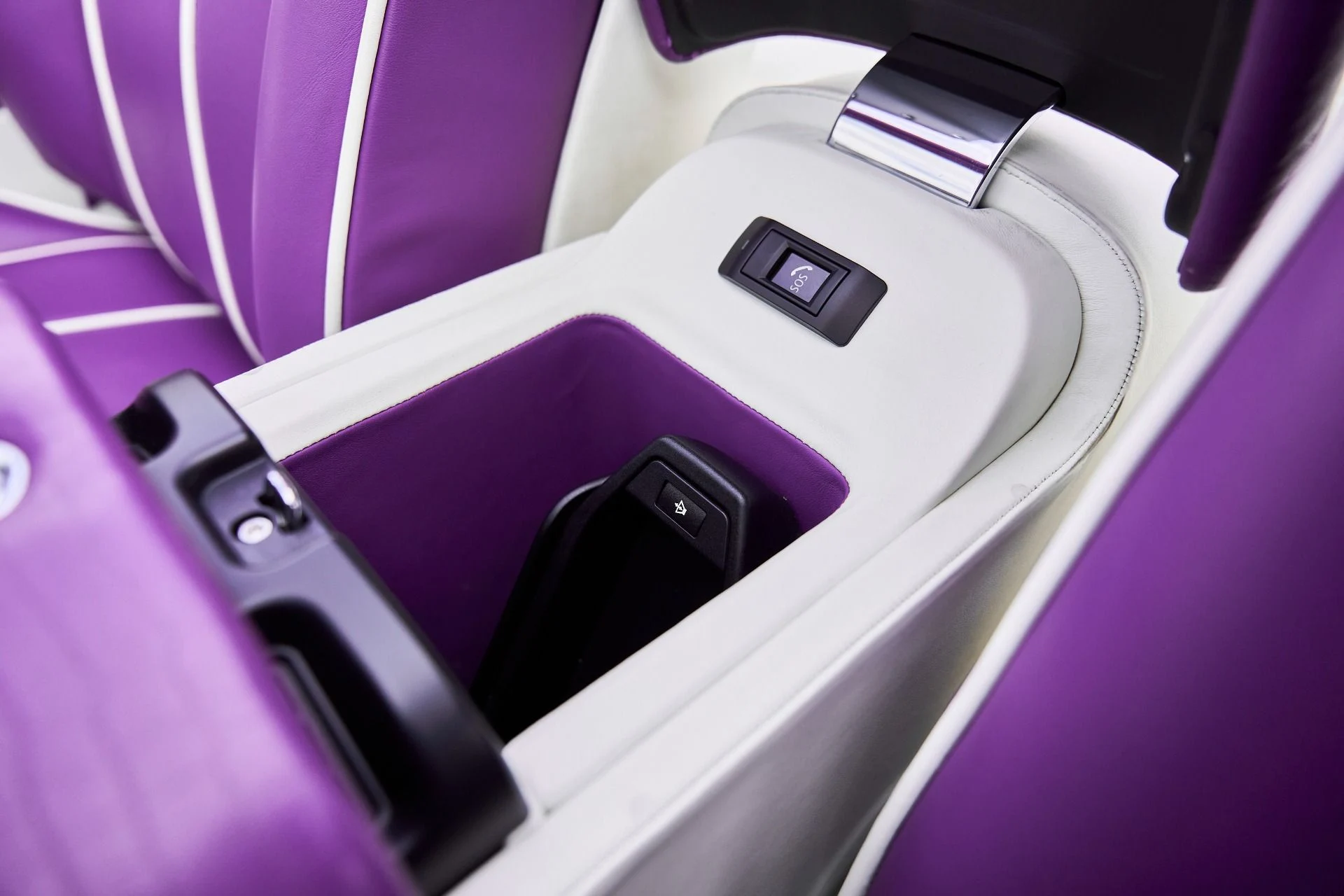 mph070_1917690393_Used_2008_Rolls_Royce_Phantom_Drophead_Coupe_Base_1769136104_19aa57ae81