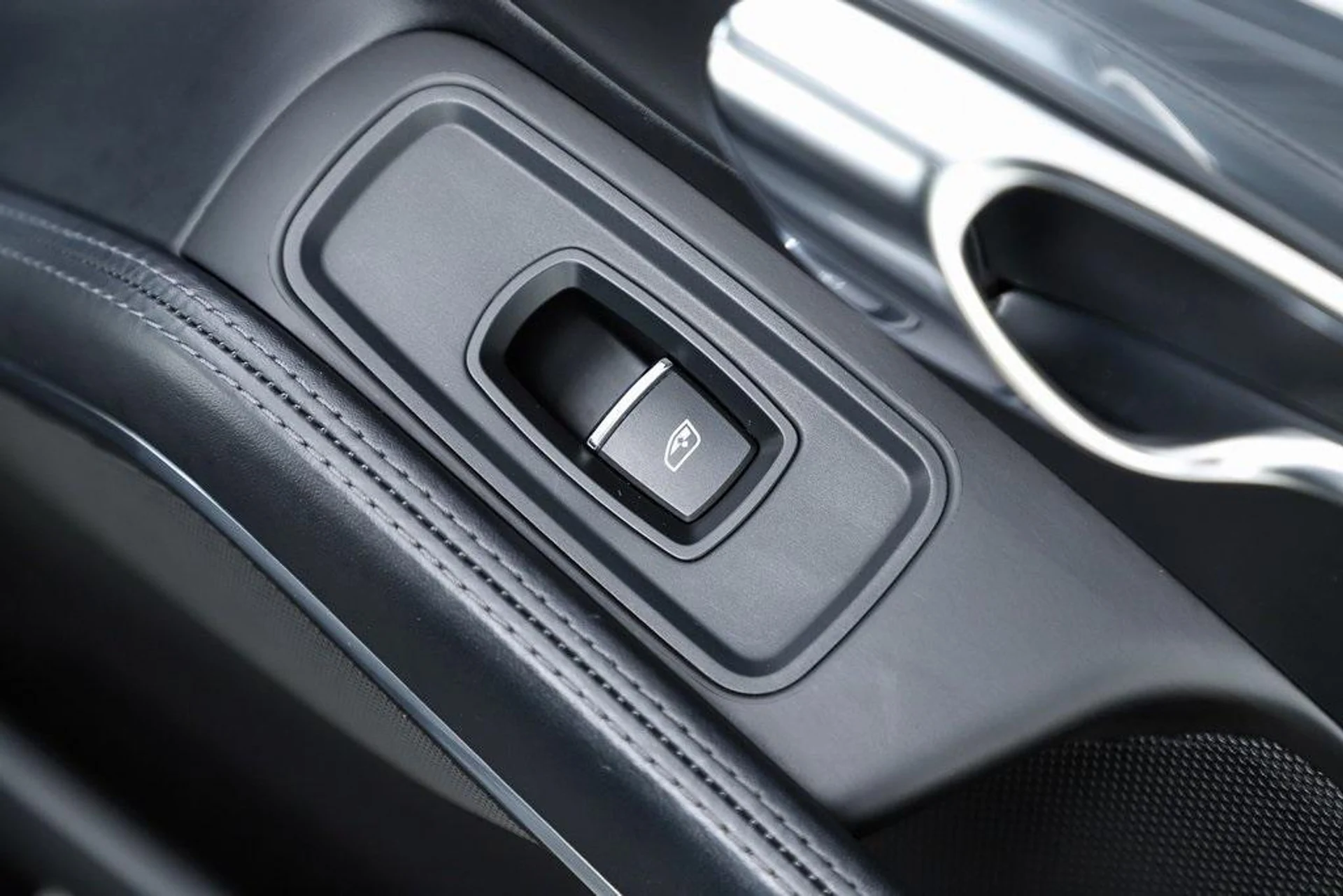 mph070_2116568941_Mhv_N_Fj7_N3_Nl_Hndh_YV_Pq_XWJ_Ea_WTI_0c7ce06b34