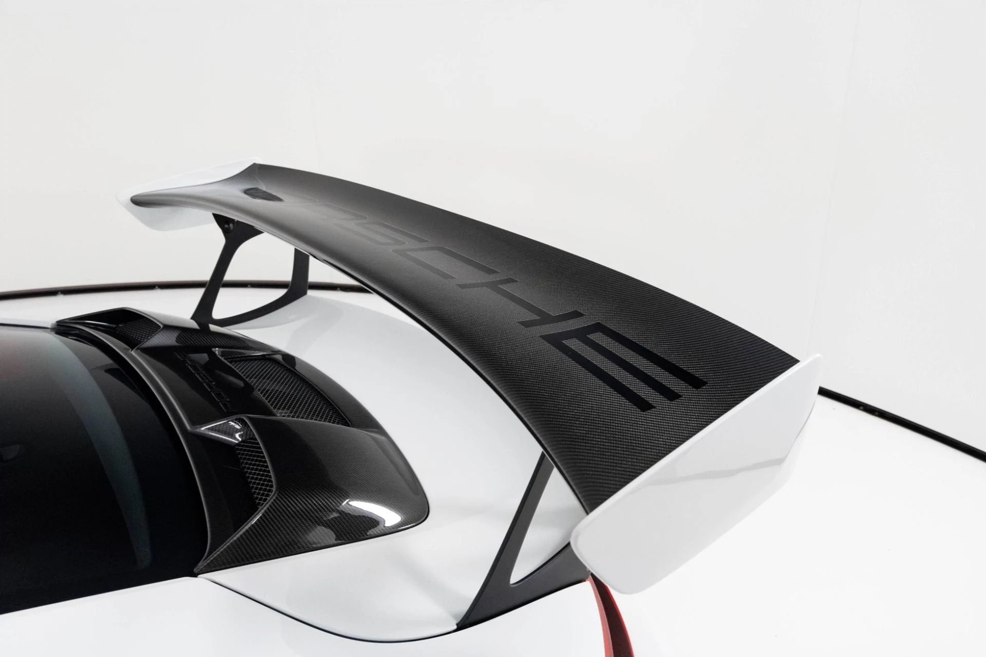 mph070_2153954955_Used_2018_Porsche_911_GT_2_RS_1763508422_e5b72a82b5