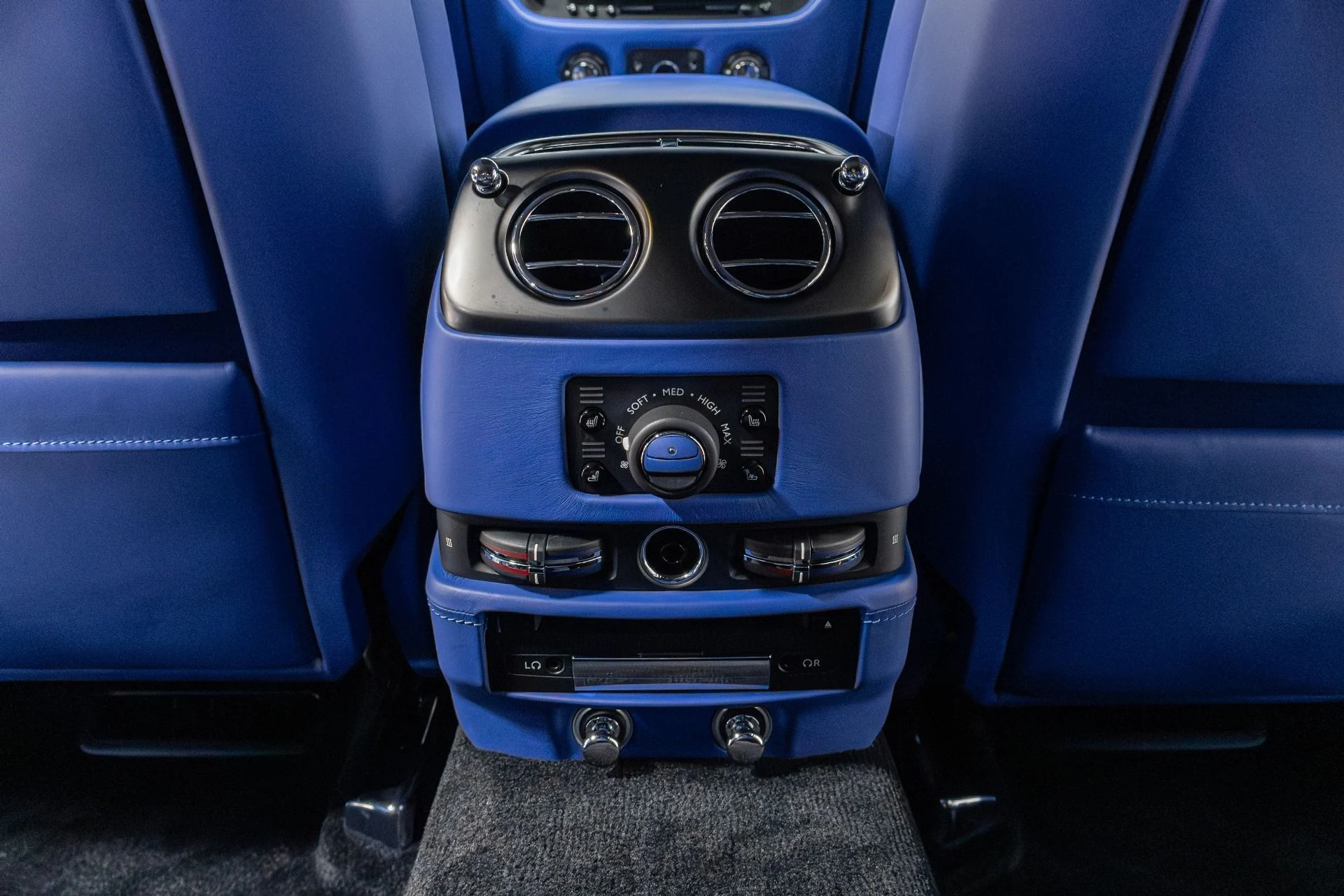 mph070_2159610053_Used_2017_Rolls_Royce_Ghost_Black_Badge_1764012368_02eb425549