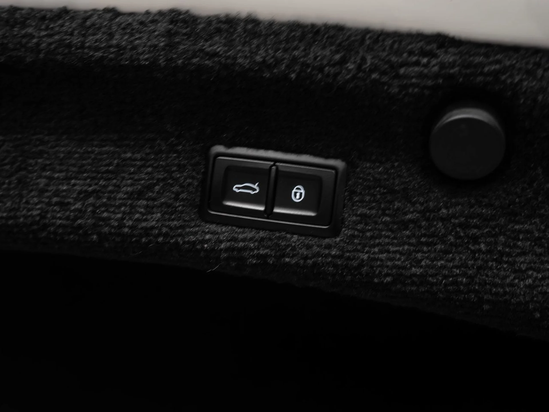 mph070_2170550246_bentley_continental_2020_59318735a3