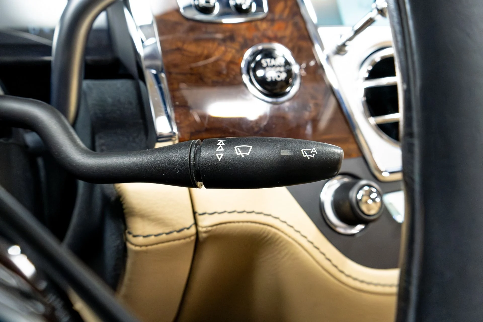 mph070_2233546399_Used_2017_Rolls_Royce_Ghost_1774888920_a0e23466ff