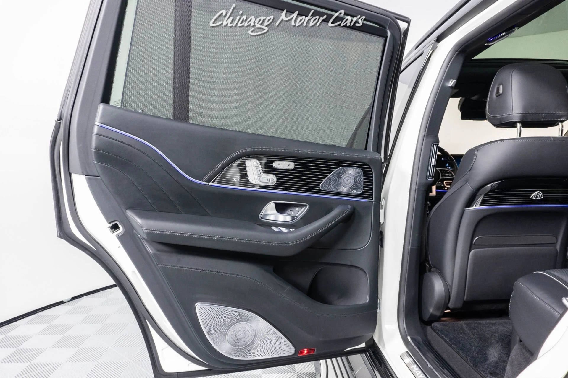 mph070_2234333559_10022_p71_l_0142c9823b