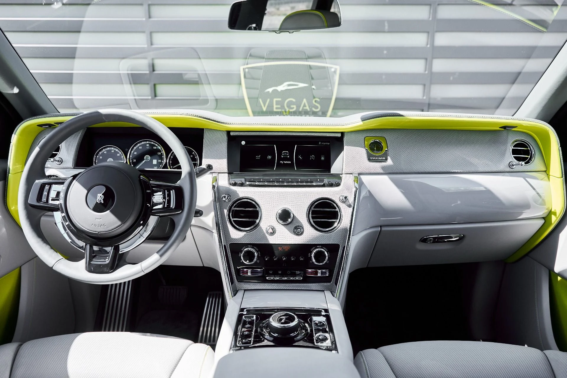 mph070_2298427358_Used_2024_Rolls_Royce_Cullinan_Base_1773162681_3134f30310