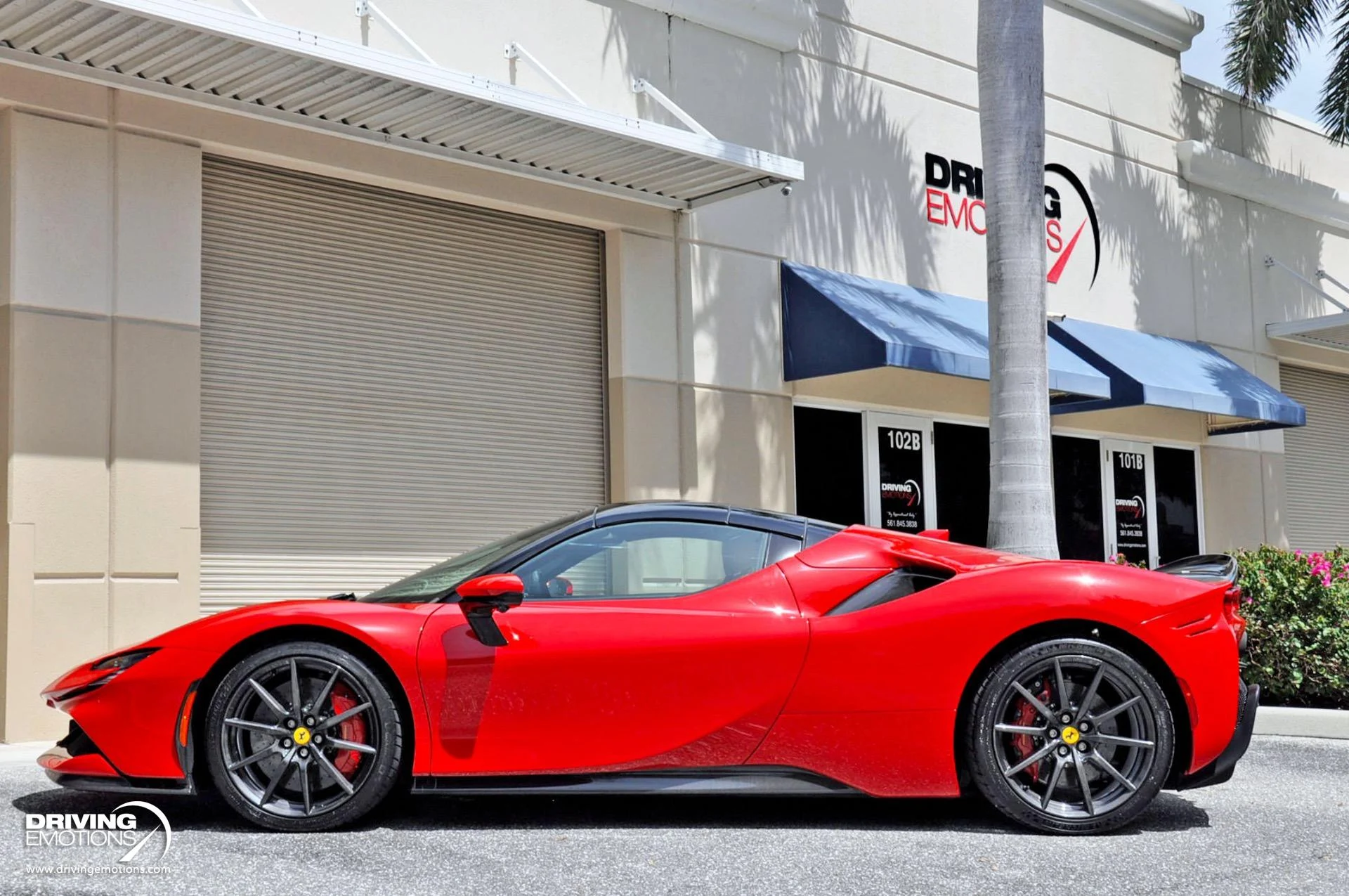 mph070_2354774397_860_p71_l_9f3a5b3281