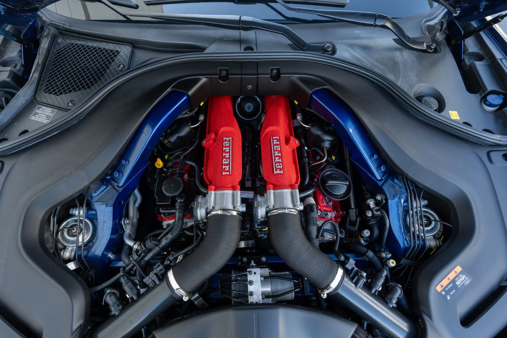 mph070_2392053165_Used_2022_Ferrari_Portofino_M_1761343273_796ee2310e