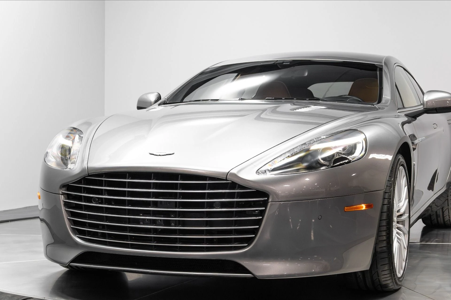 mph070_2437054794_Used_2016_Aston_Martin_Rapide_S_1767648441_9f4d0a94a5