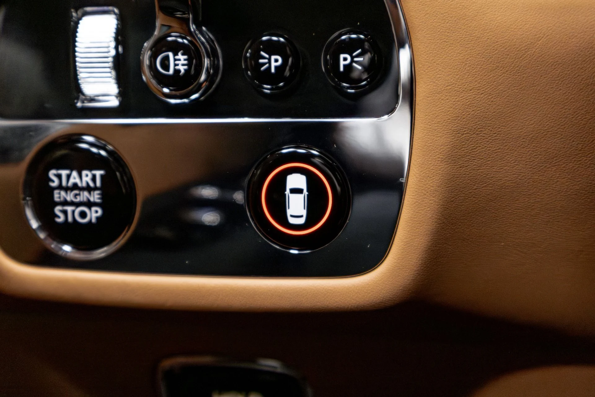 mph070_2438212842_Used_2022_Rolls_Royce_Ghost_1776785010_ae0710f789
