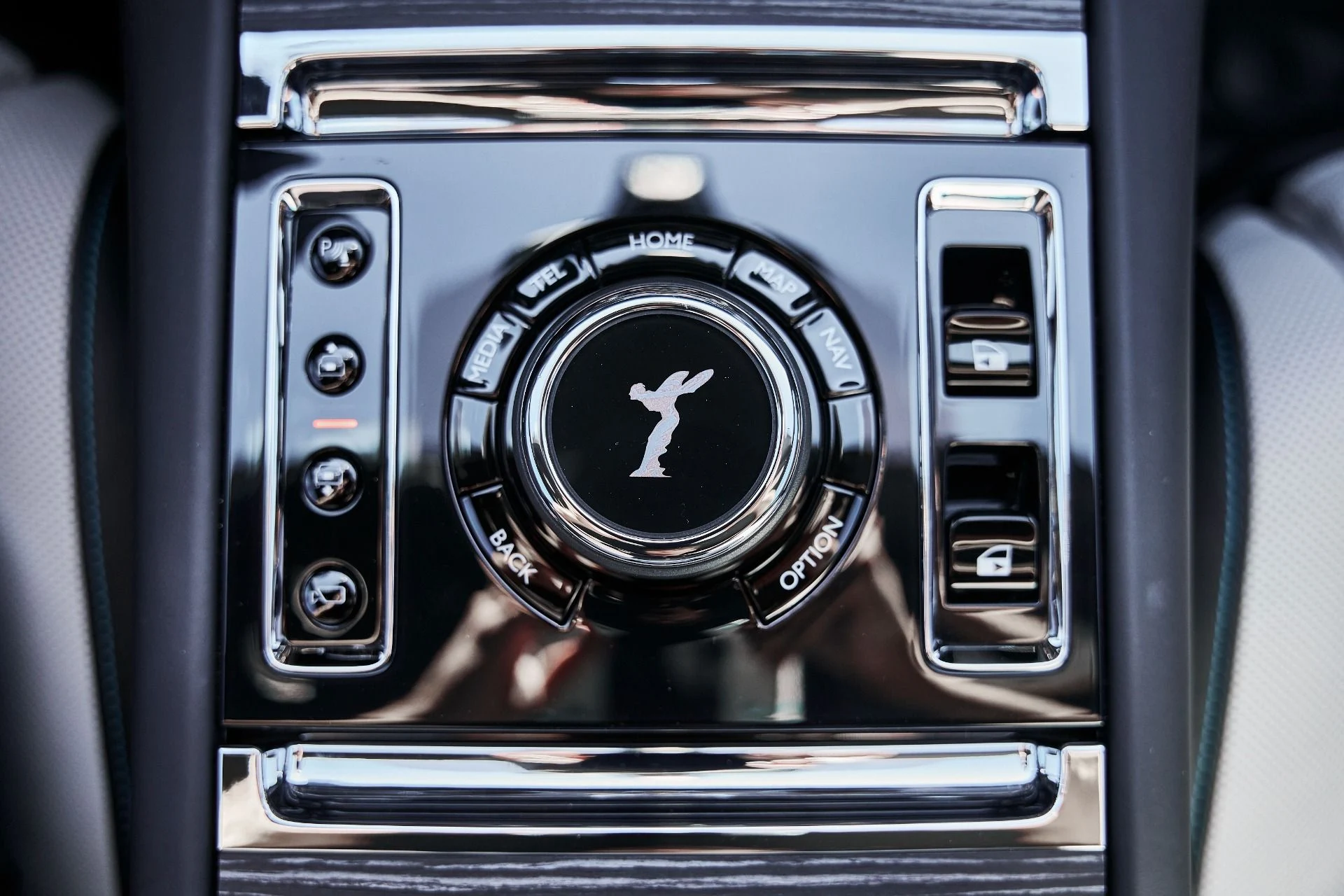 mph070_2526127861_Used_2025_Rolls_Royce_Ghost_Base_1780623382_1d9e15a264