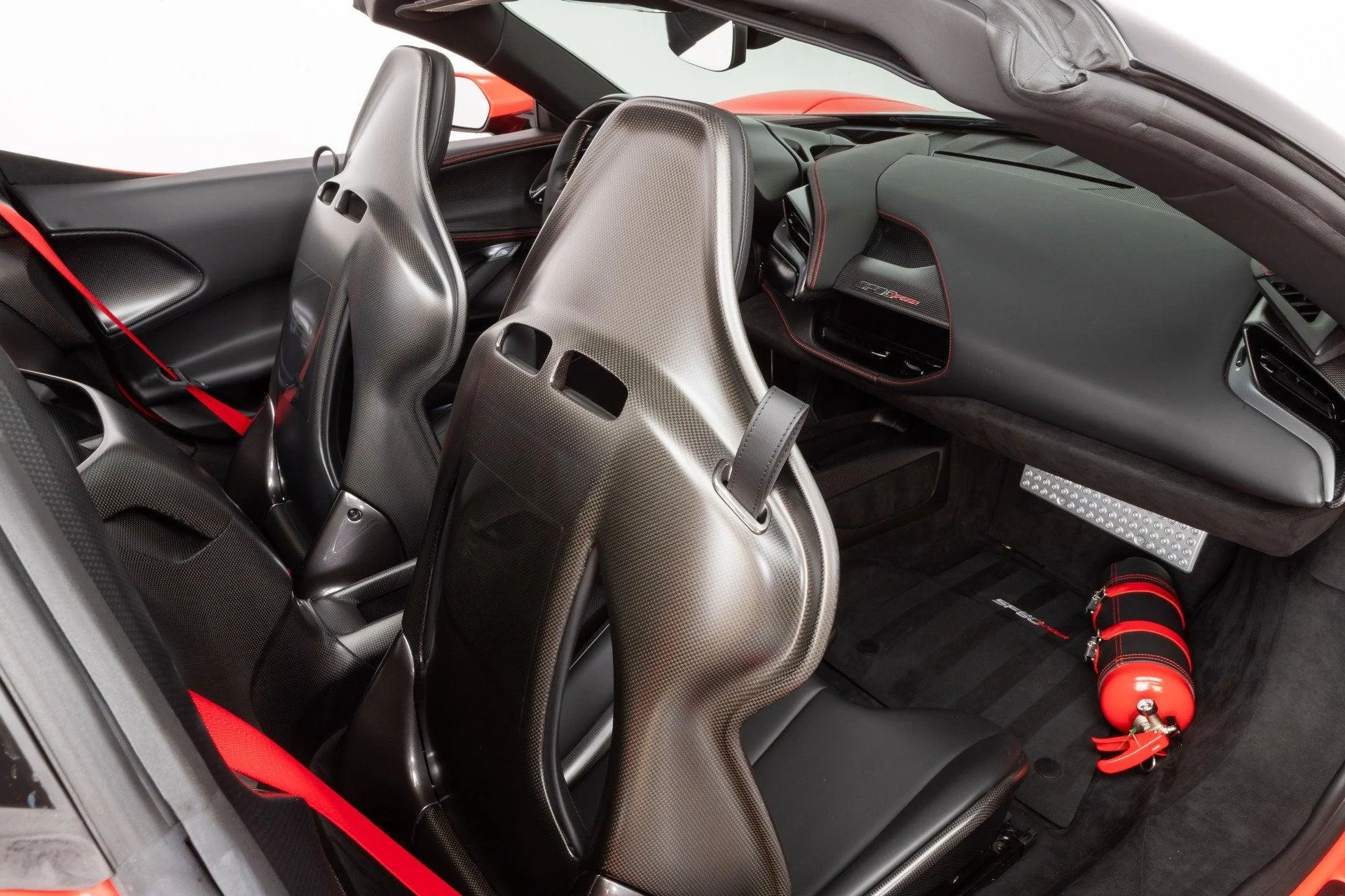 mph070_2531814492_Used_2022_Ferrari_SF_90_Spider_1777367643_72758a83f5