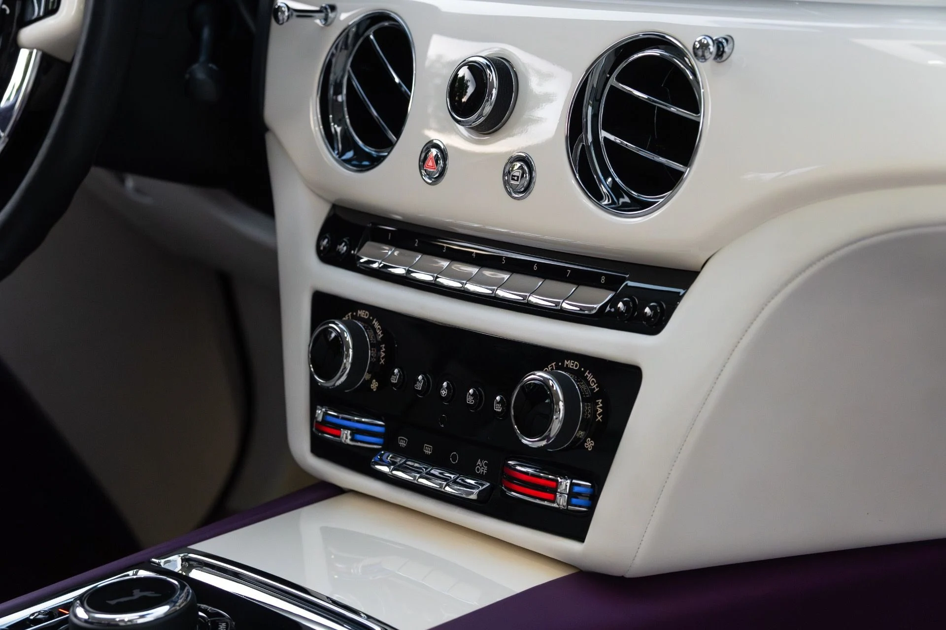 mph070_2579131914_Used_2021_Rolls_Royce_Ghost_1762913749_60a0a1274f