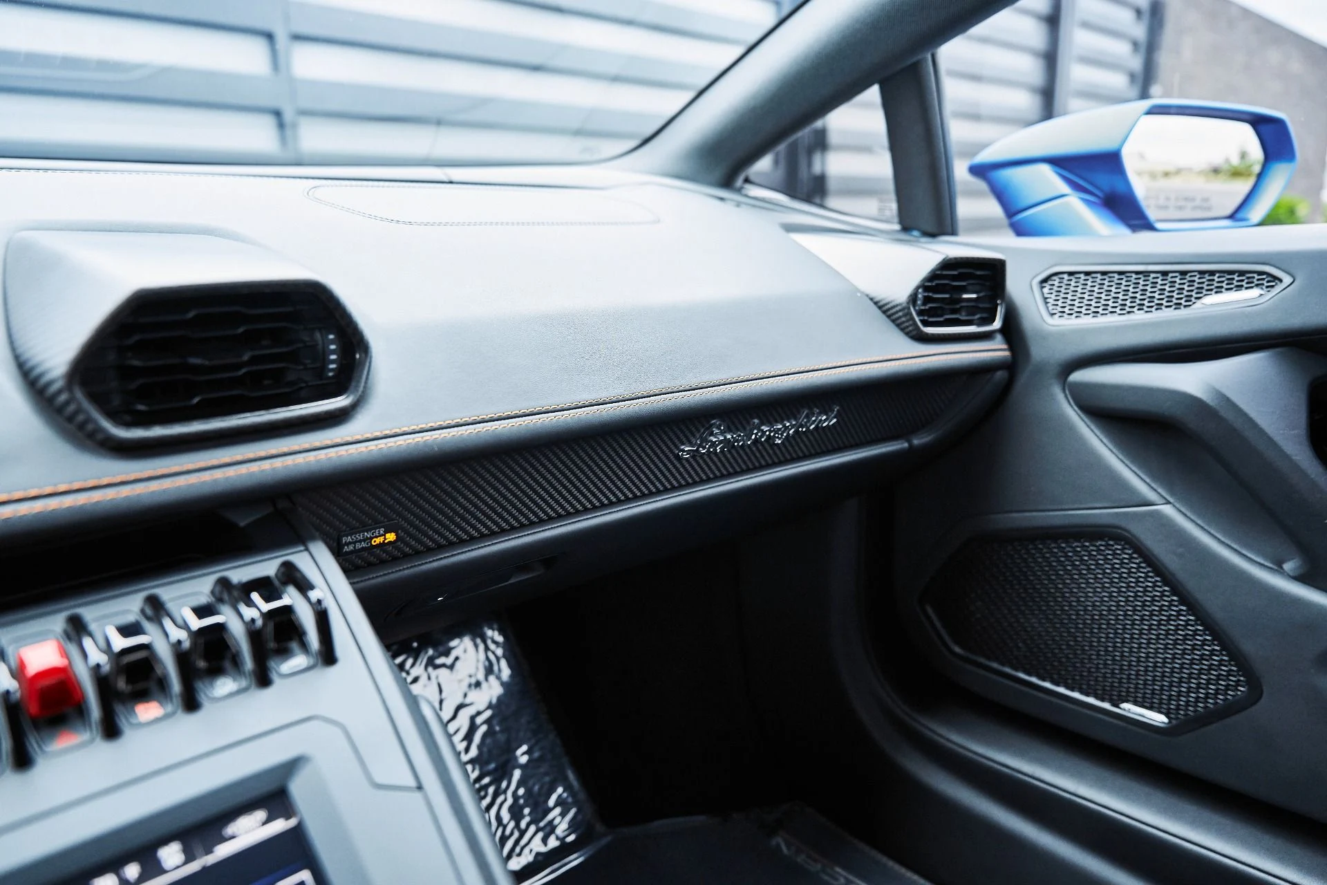 mph070_2585628503_Used_2023_Lamborghini_Huracan_EVO_Base_1775006755_cd832e6247