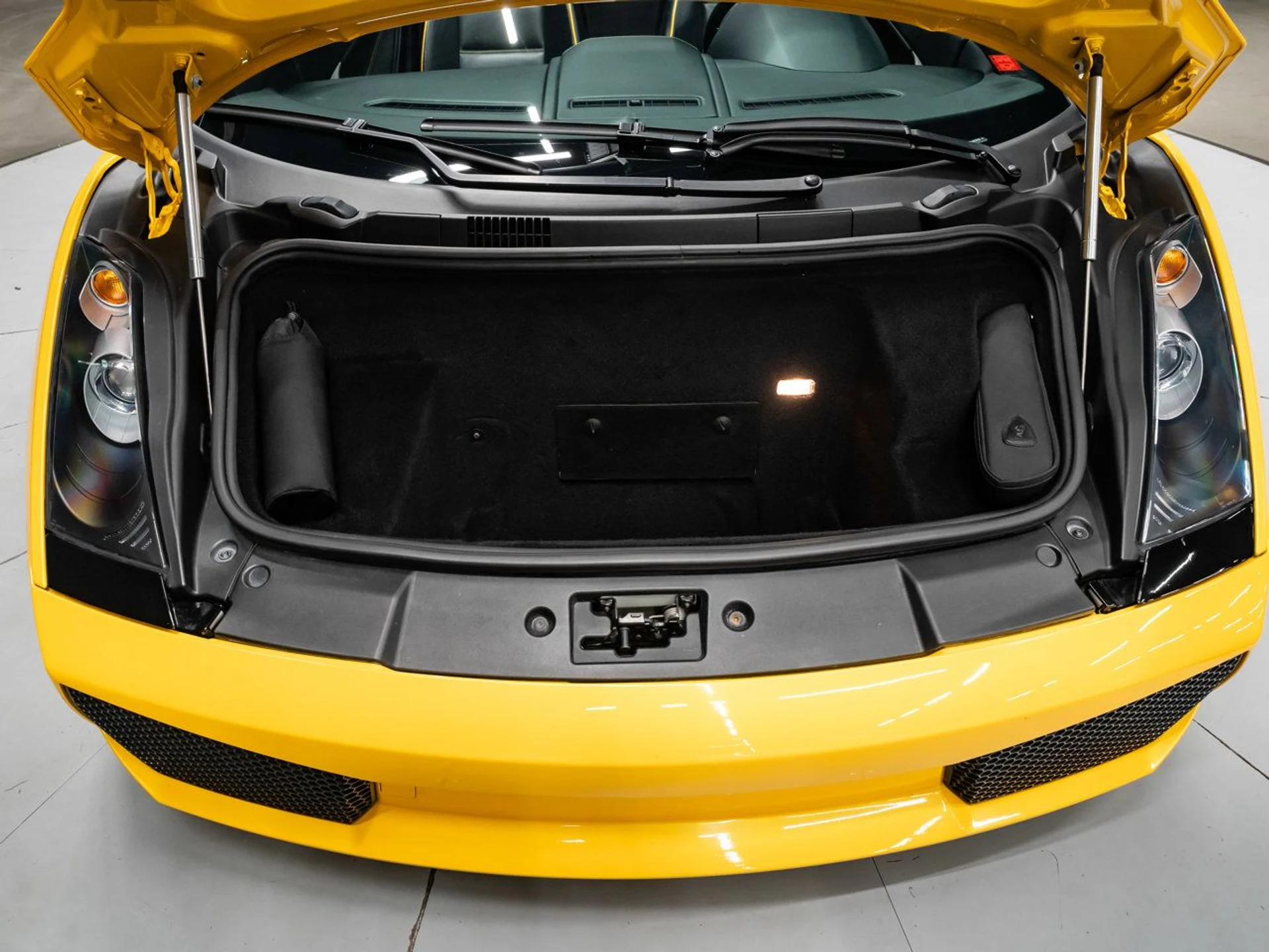 mph070_2644403630_lamborghini_gallardo_2006_b3daa159b7