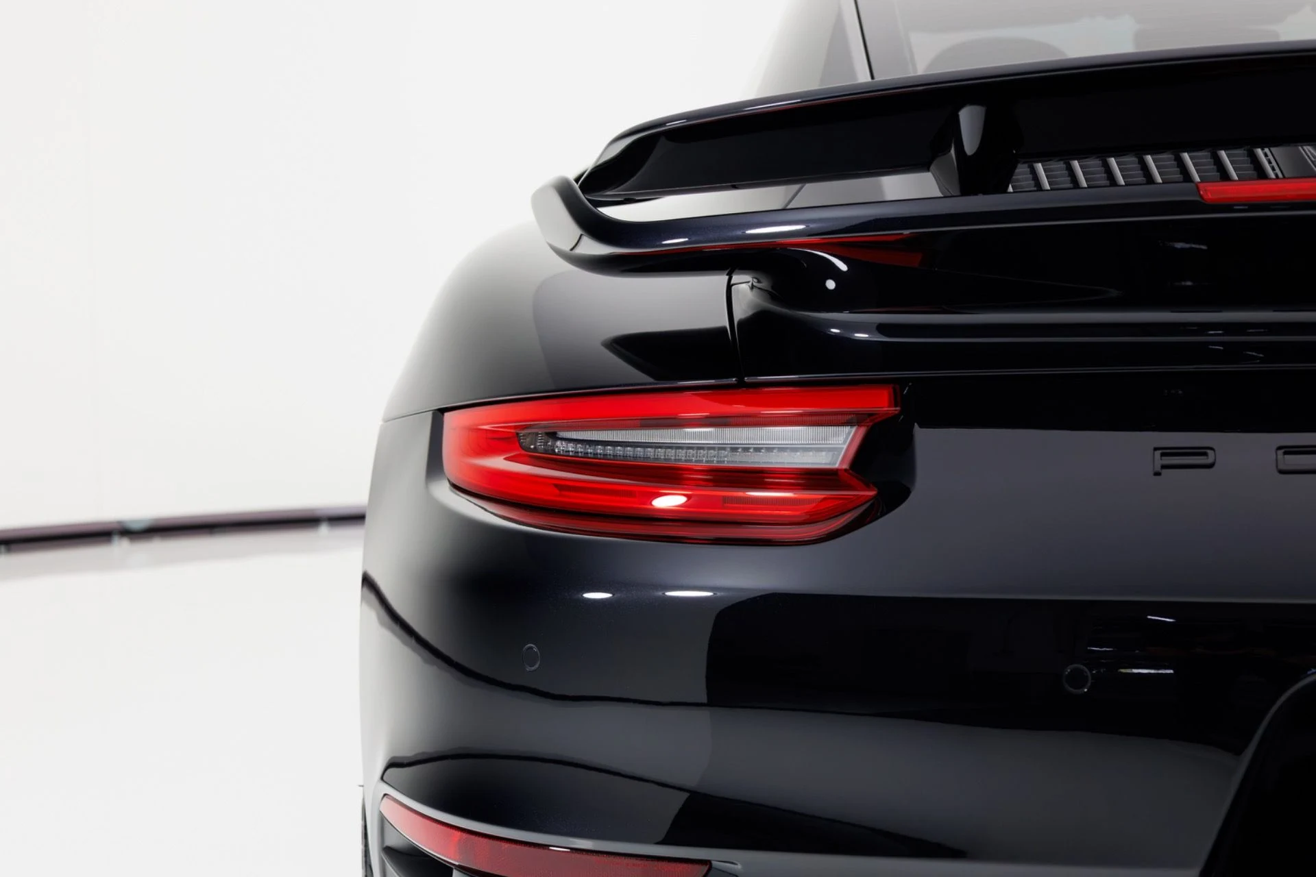 mph070_2700123914_Used_2017_Porsche_911_Turbo_S_1773337594_b9ad0b783b