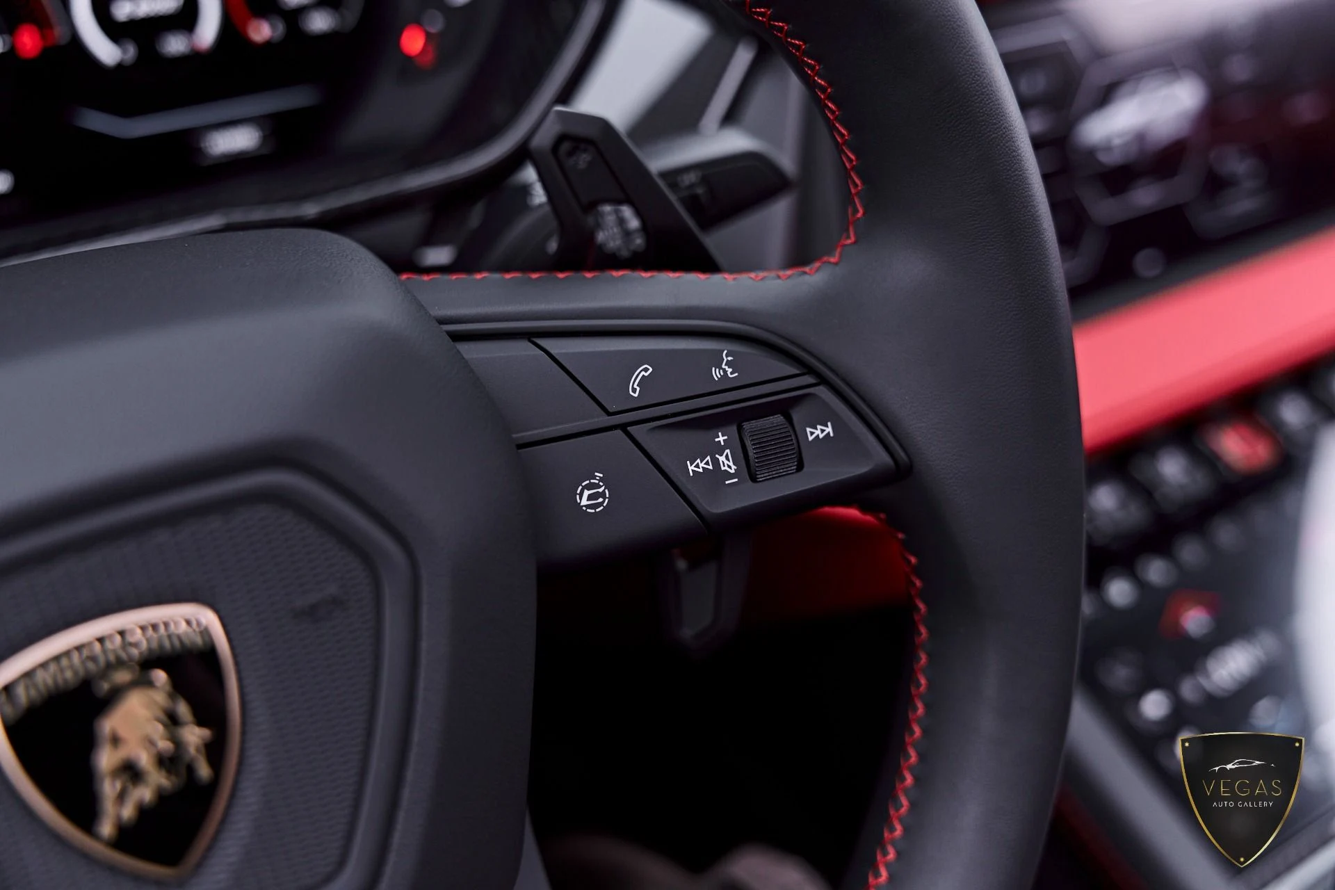 mph070_27013153_Used_2026_Lamborghini_Urus_SE_1782163629_6b77cfab29