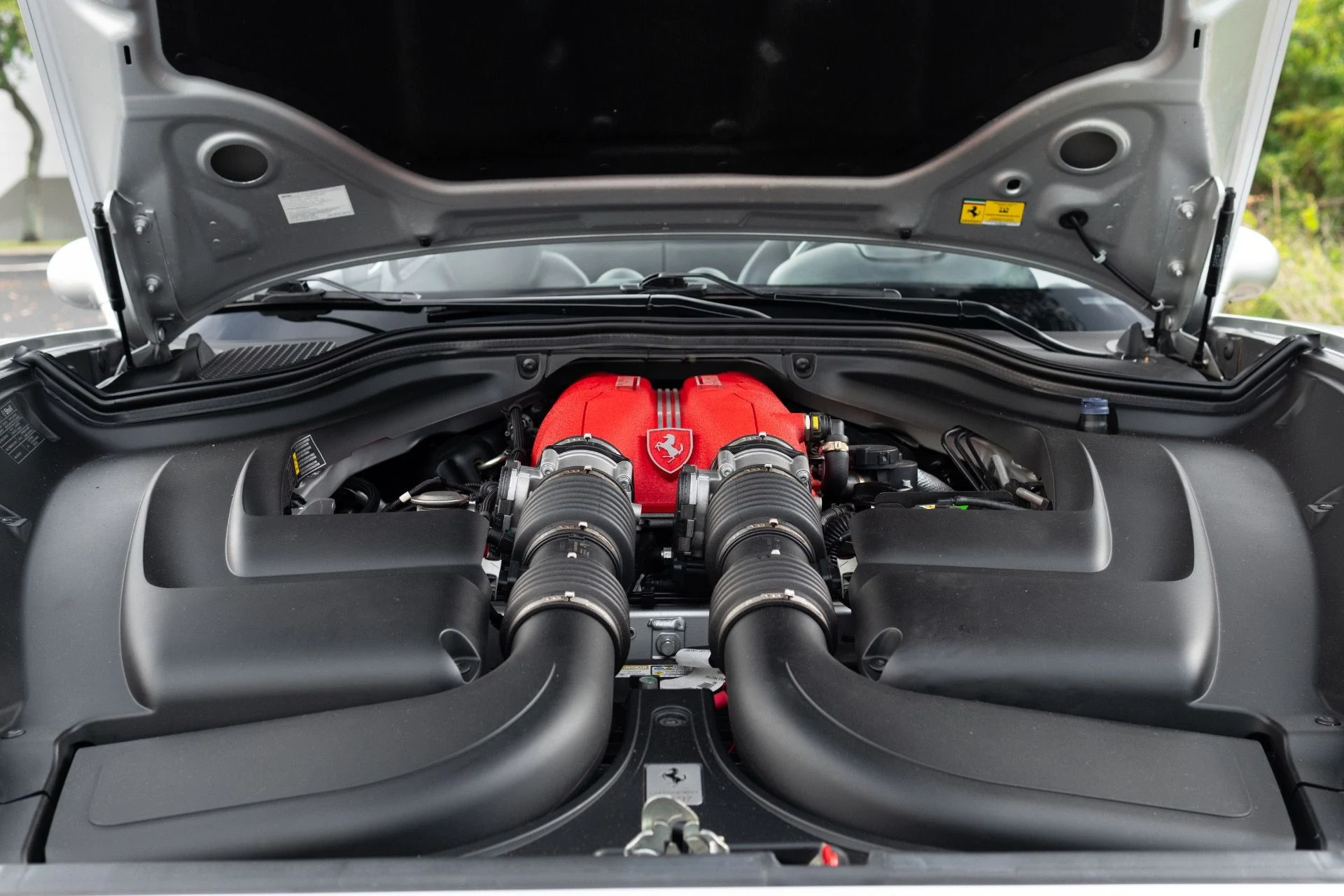 mph070_2736755954_Used_2014_Ferrari_California_1774924910_c48794c2d2