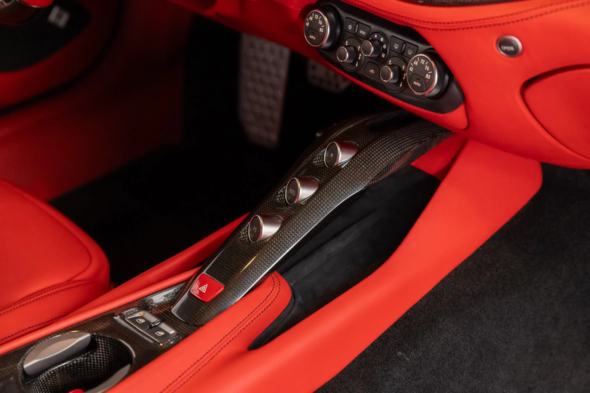 mph070_2736950738_Used_2014_Ferrari_F12berlinetta_1784559579_891bc23b37