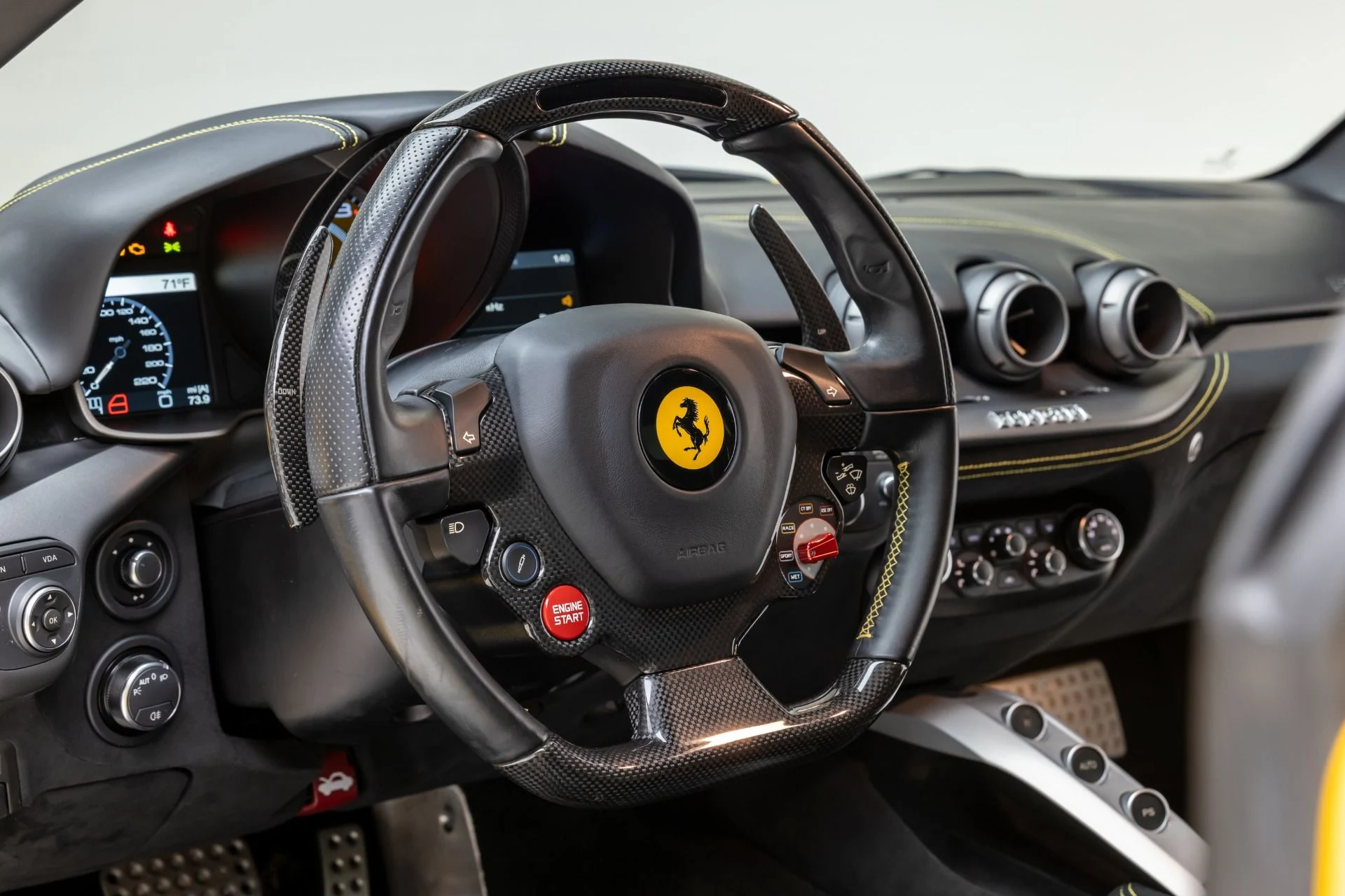 mph070_2758790306_Used_2014_Ferrari_F12berlinetta_1766171664_5bebf0ef4b