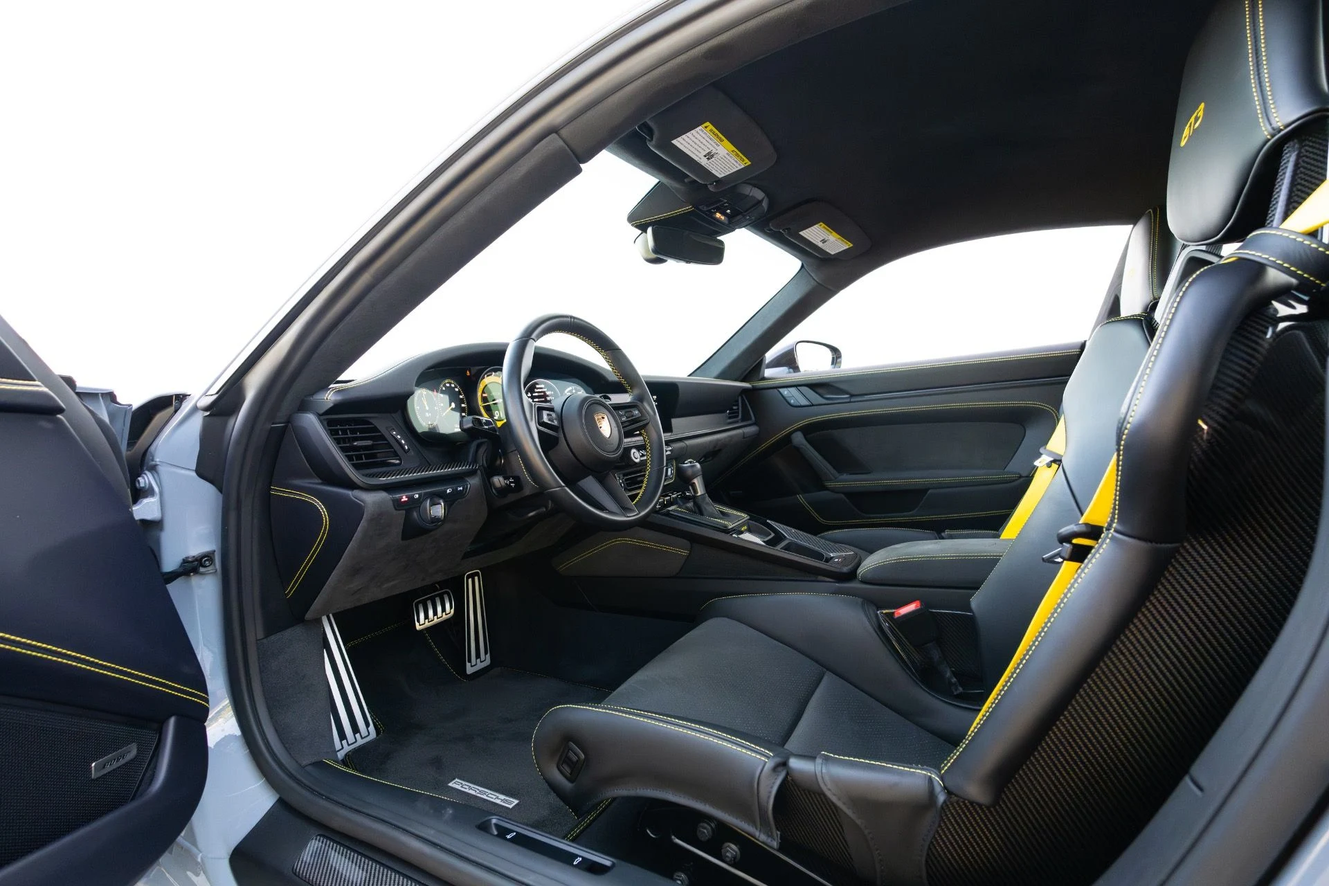 mph070_2837279025_Used_2023_Porsche_911_GT_3_1777402484_e17c2e61c7