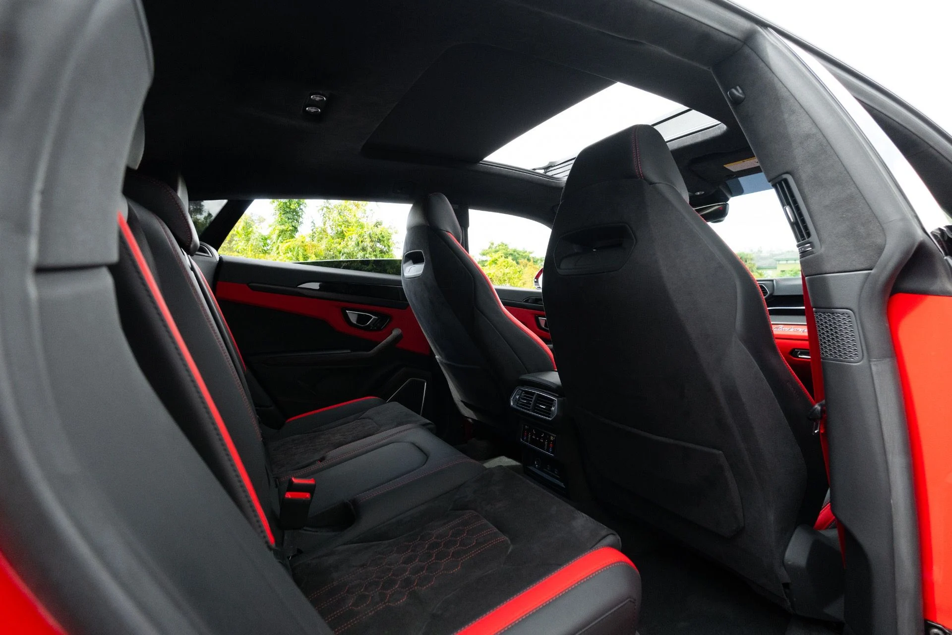 mph070_2842404966_Used_2023_Lamborghini_Urus_S_1771018680_fb366c6bbf