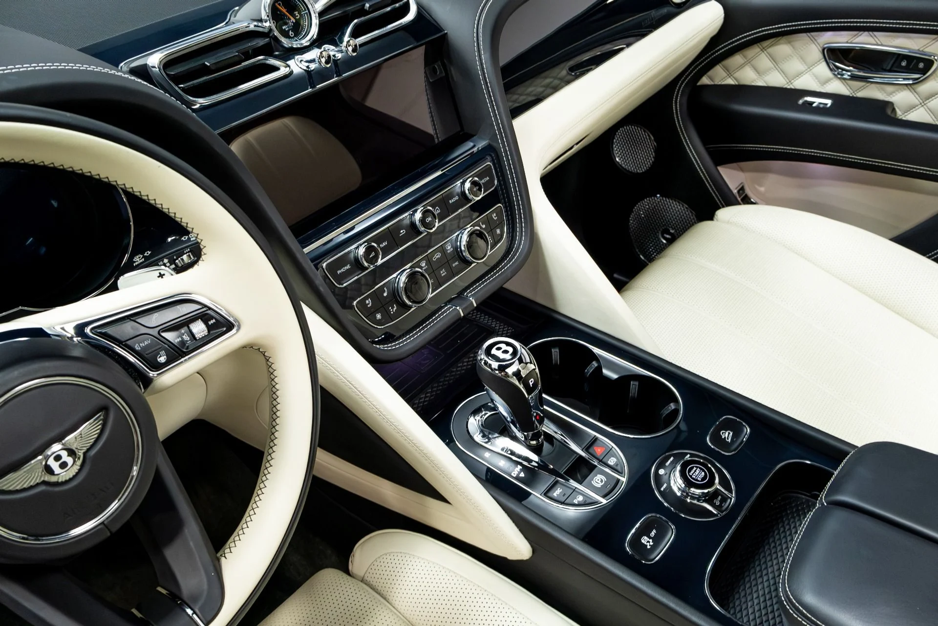 mph070_284949536_Used_2021_Bentley_Bentayga_V8_First_Edition_1774291657_5a2a9e9332