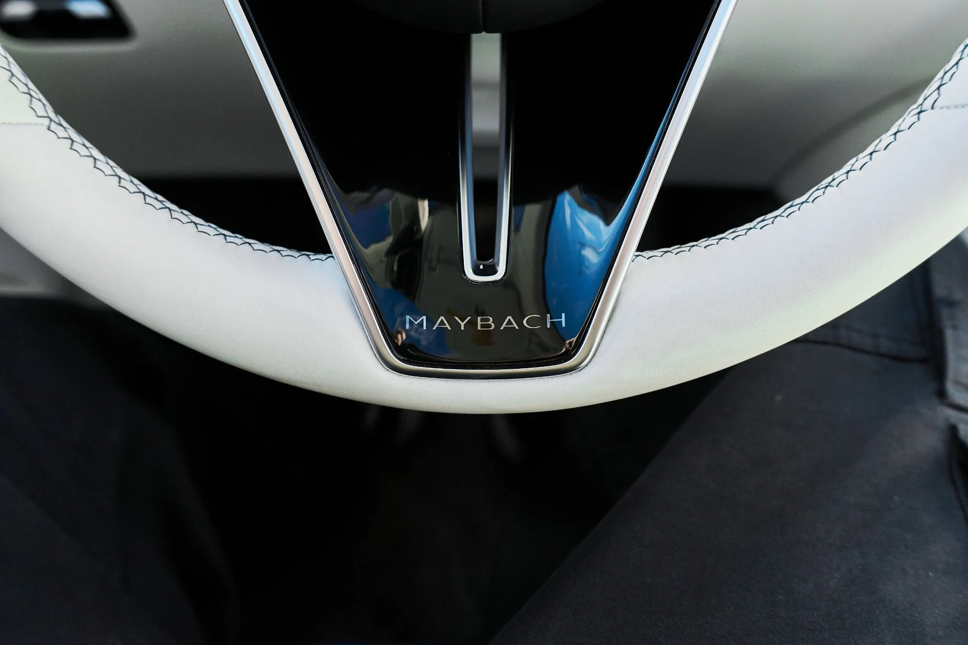 mph070_2880719246_Used_2024_Mercedes_Benz_S_Class_Maybach_S_680_1765936896_c40e8fc393